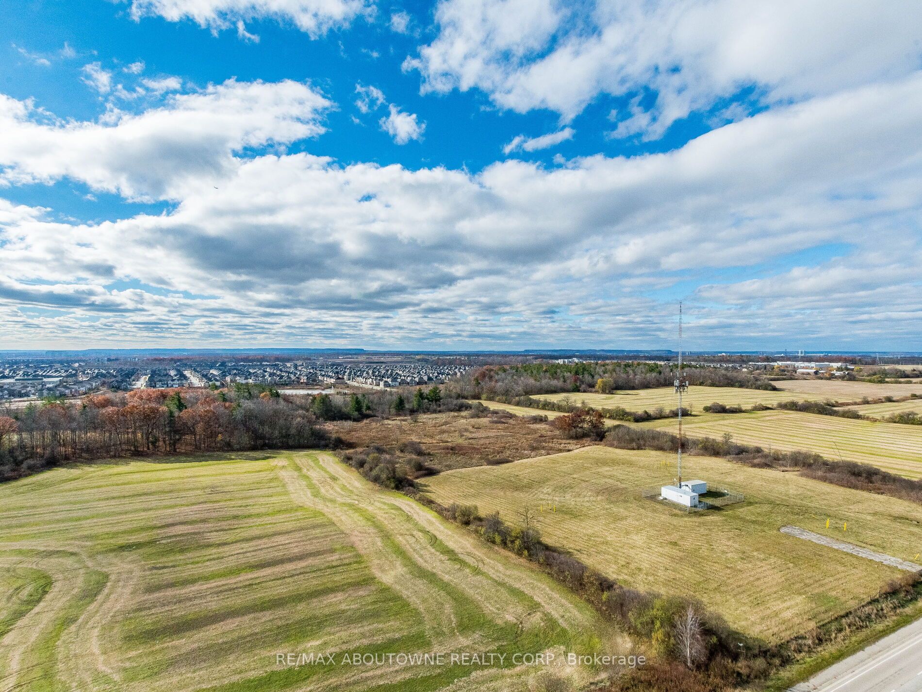 20 – 3240 William Colston Avenue, Oakville ‣ W12572916 20 – 3240 William Colston Avenue, Oakville ‣ W12572916