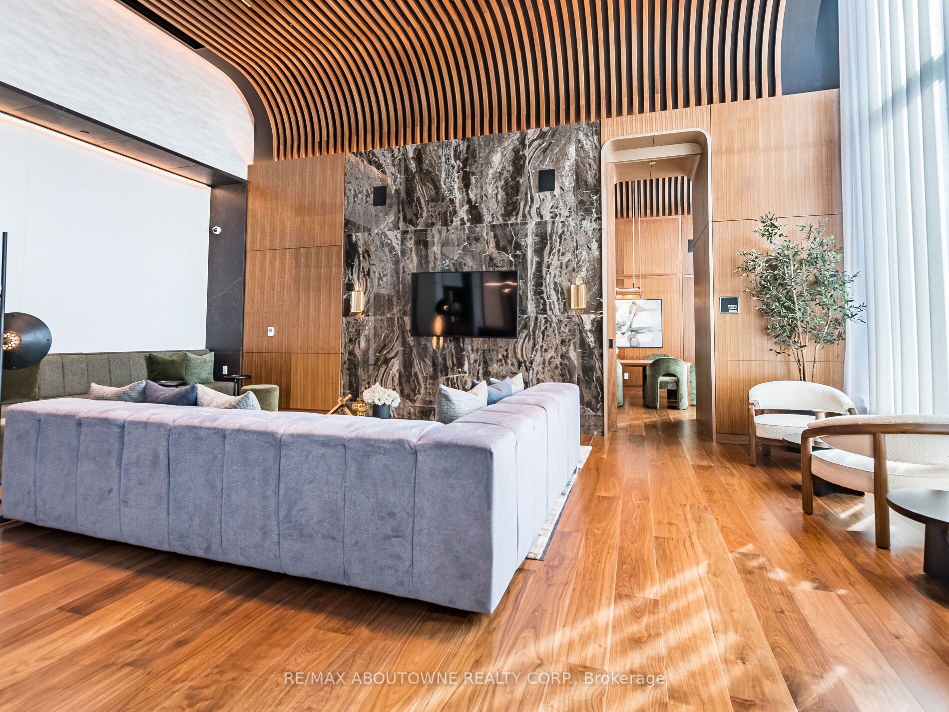 20 – 3240 William Colston Avenue, Oakville ‣ W12572916 20 – 3240 William Colston Avenue, Oakville ‣ W12572916