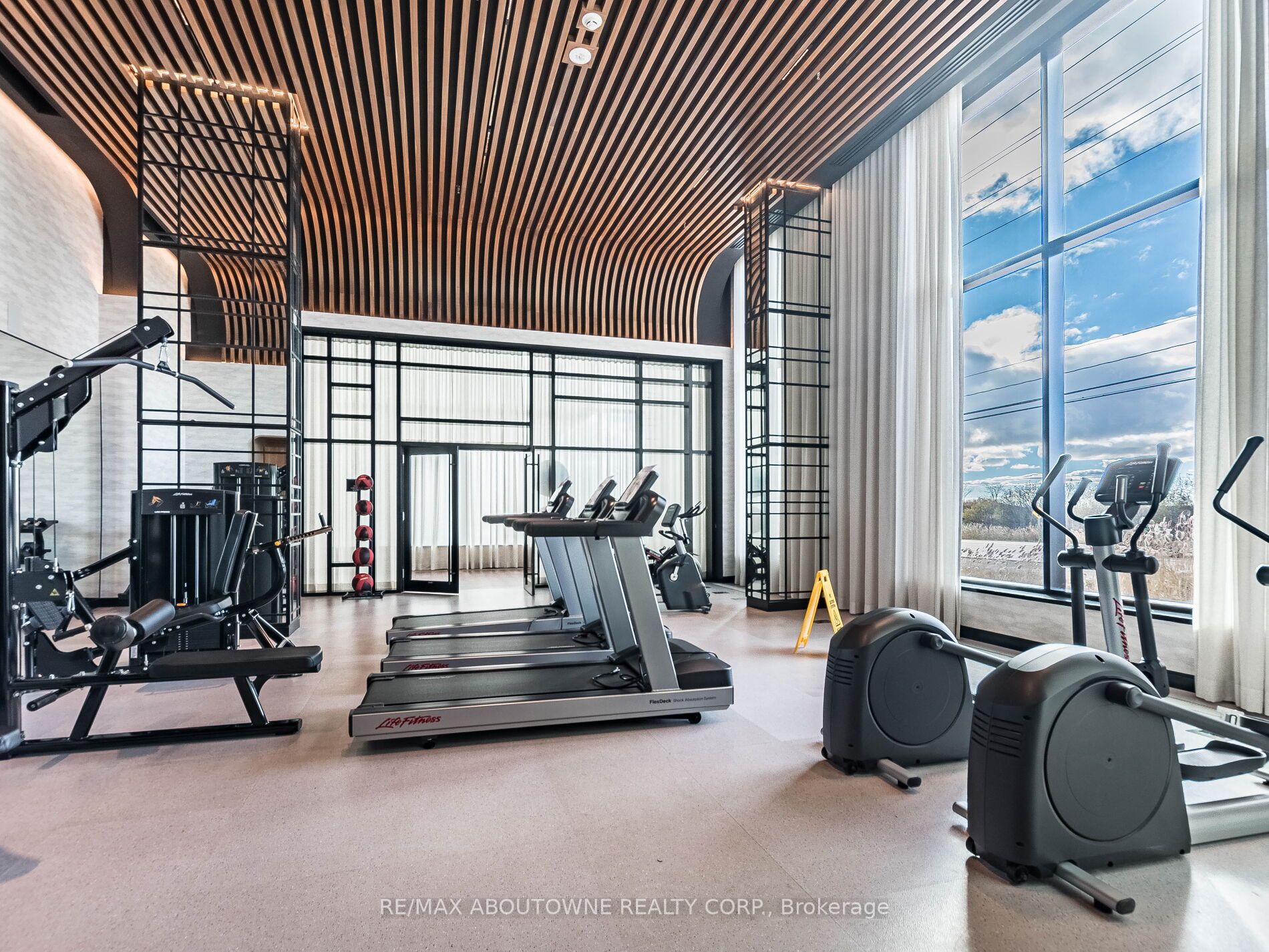 20 – 3240 William Colston Avenue, Oakville ‣ W12572916 20 – 3240 William Colston Avenue, Oakville ‣ W12572916