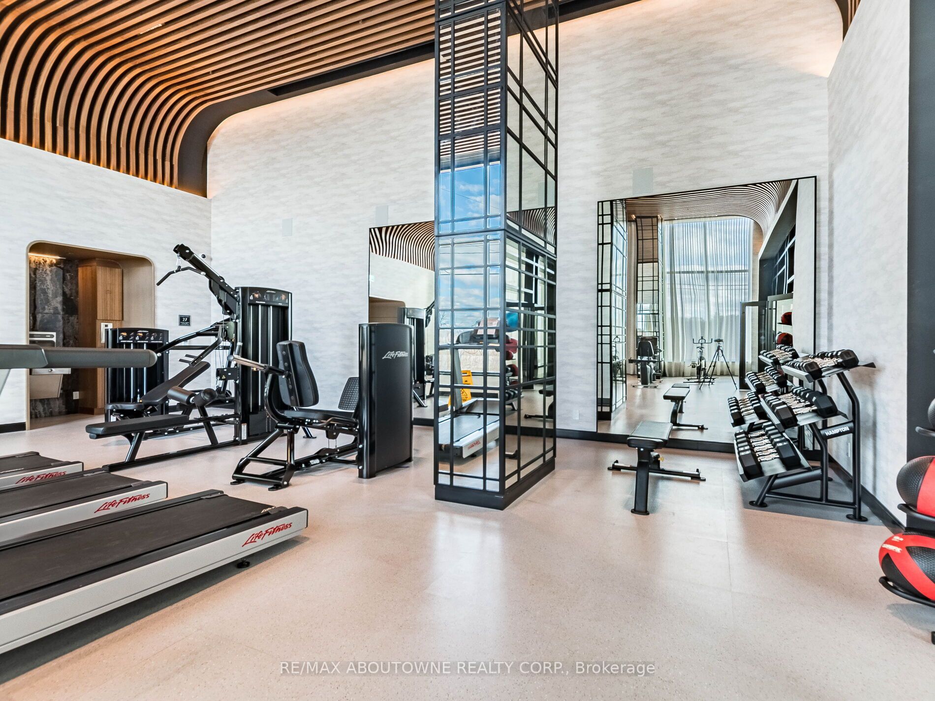 20 – 3240 William Colston Avenue, Oakville ‣ W12572916 20 – 3240 William Colston Avenue, Oakville ‣ W12572916