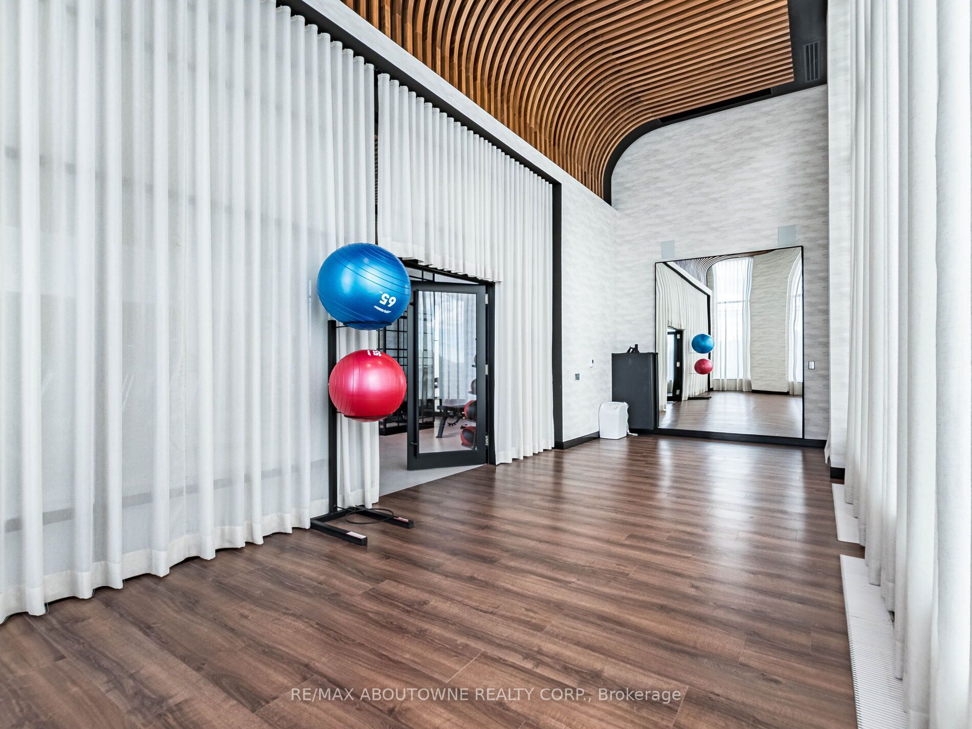 20 – 3240 William Colston Avenue, Oakville ‣ W12572916 20 – 3240 William Colston Avenue, Oakville ‣ W12572916