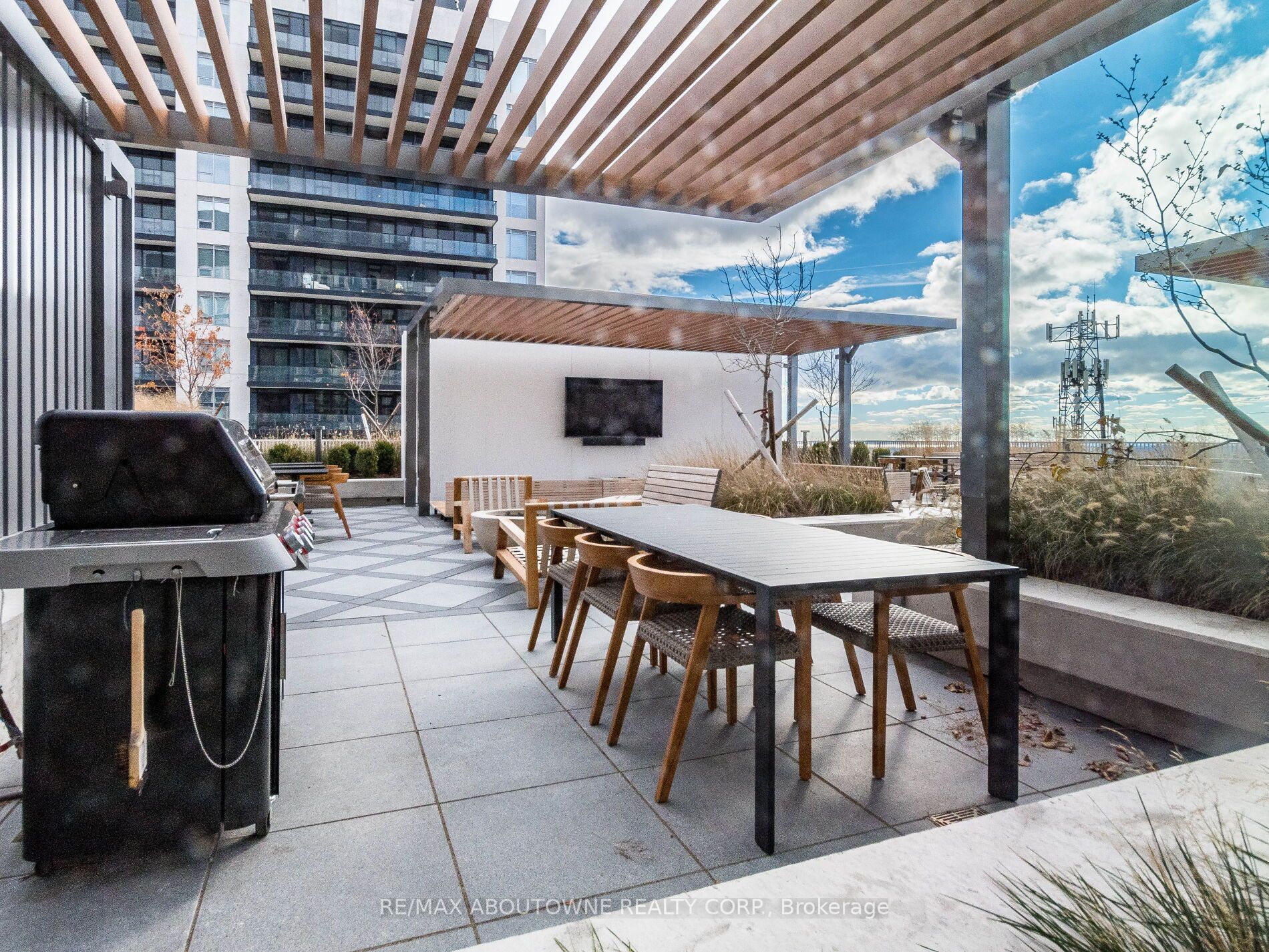 20 – 3240 William Colston Avenue, Oakville ‣ W12572916 20 – 3240 William Colston Avenue, Oakville ‣ W12572916