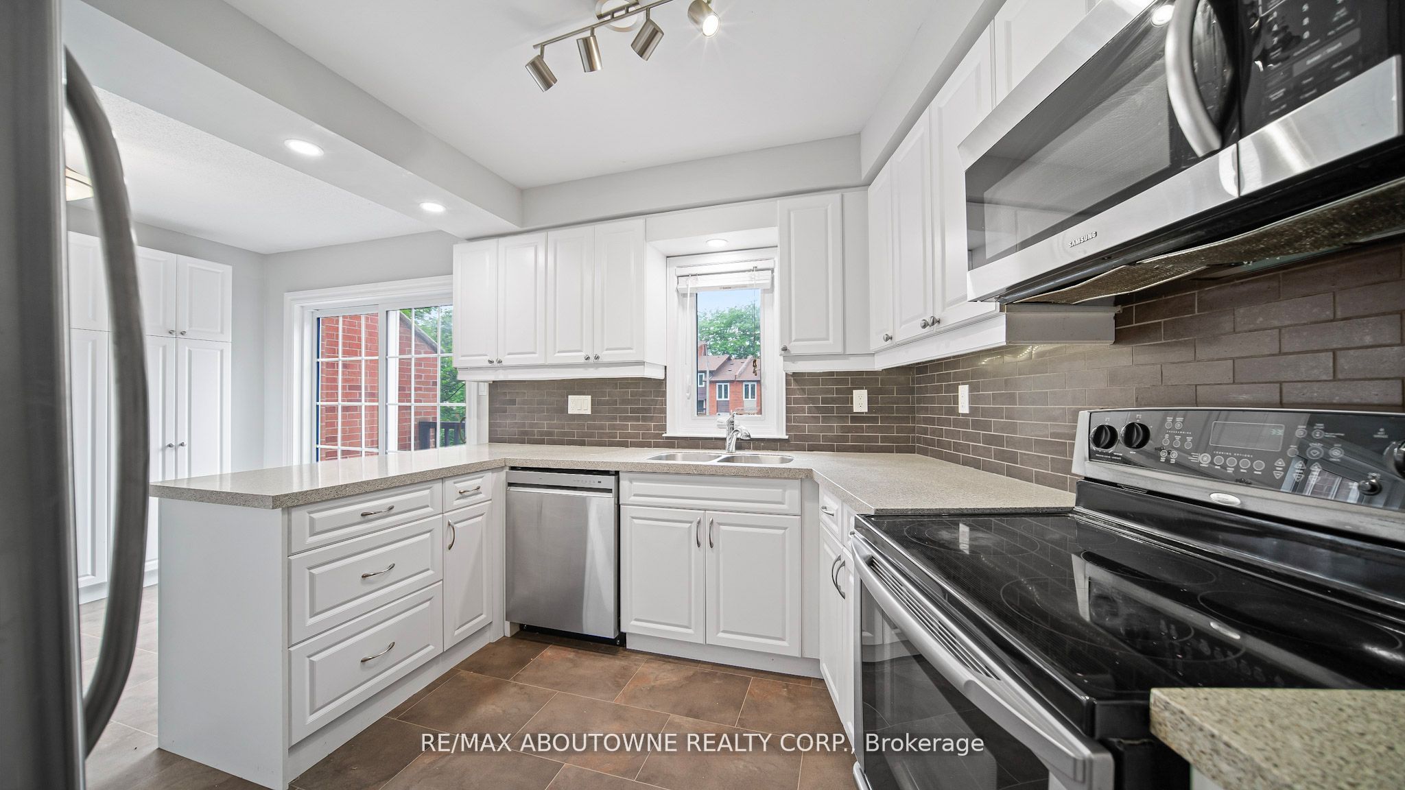 1228 Cornerbrook Place, Mississauga ‣ W12585700 1228 Cornerbrook Place, Mississauga ‣ W12585700