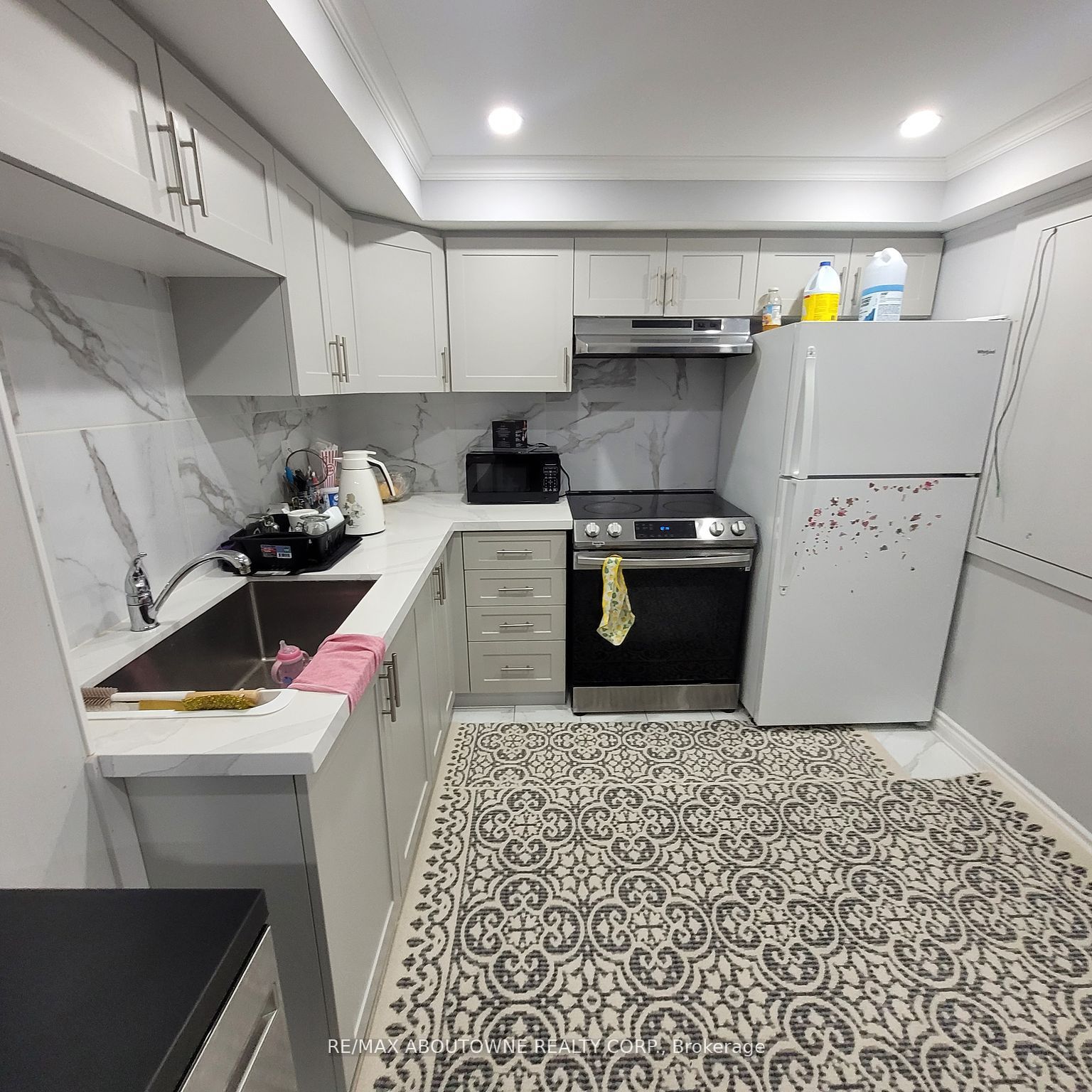 973 Logan Drive, Milton ‣ W12590378 973 Logan Drive, Milton ‣ W12590378