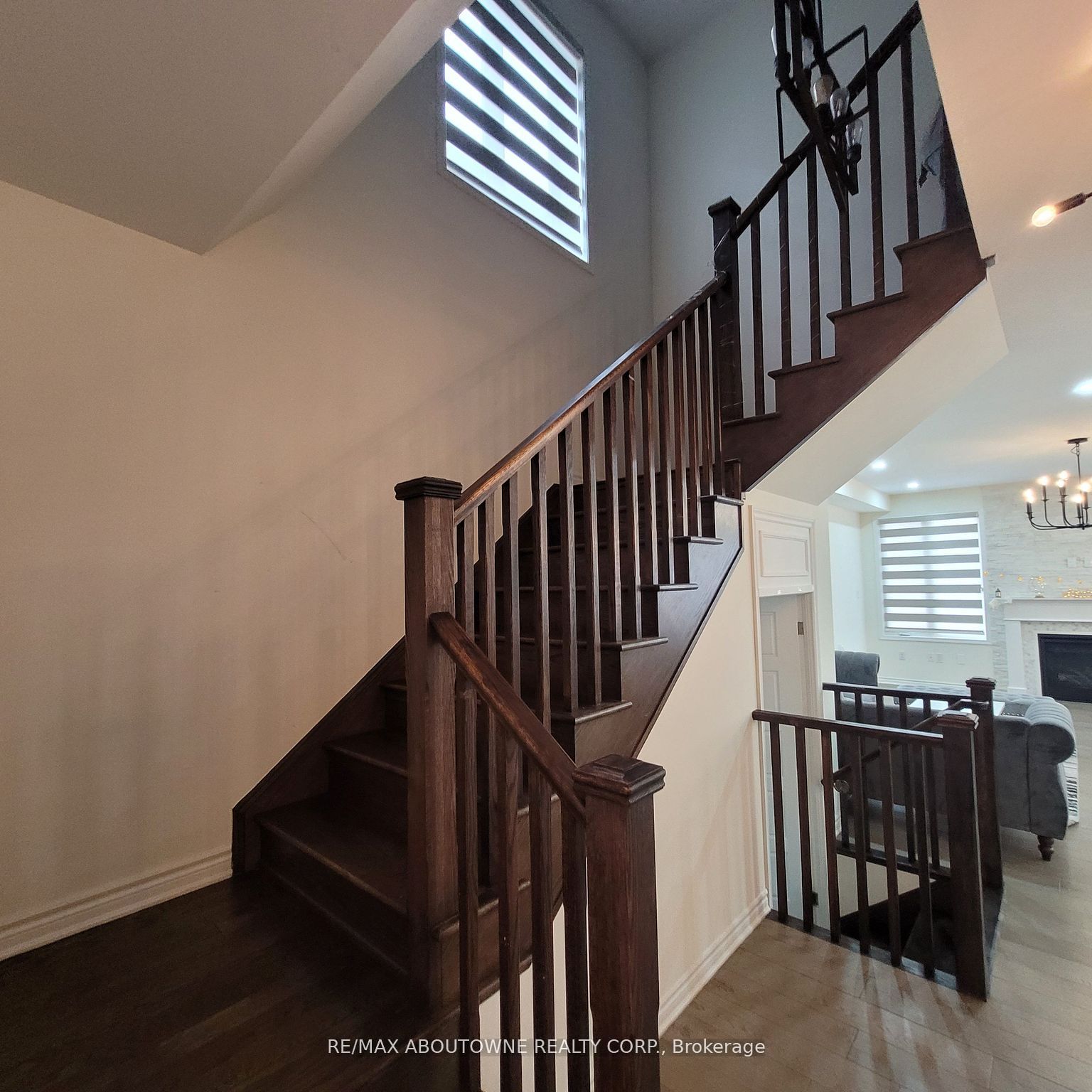 973 Logan Drive, Milton ‣ W12590378 973 Logan Drive, Milton ‣ W12590378