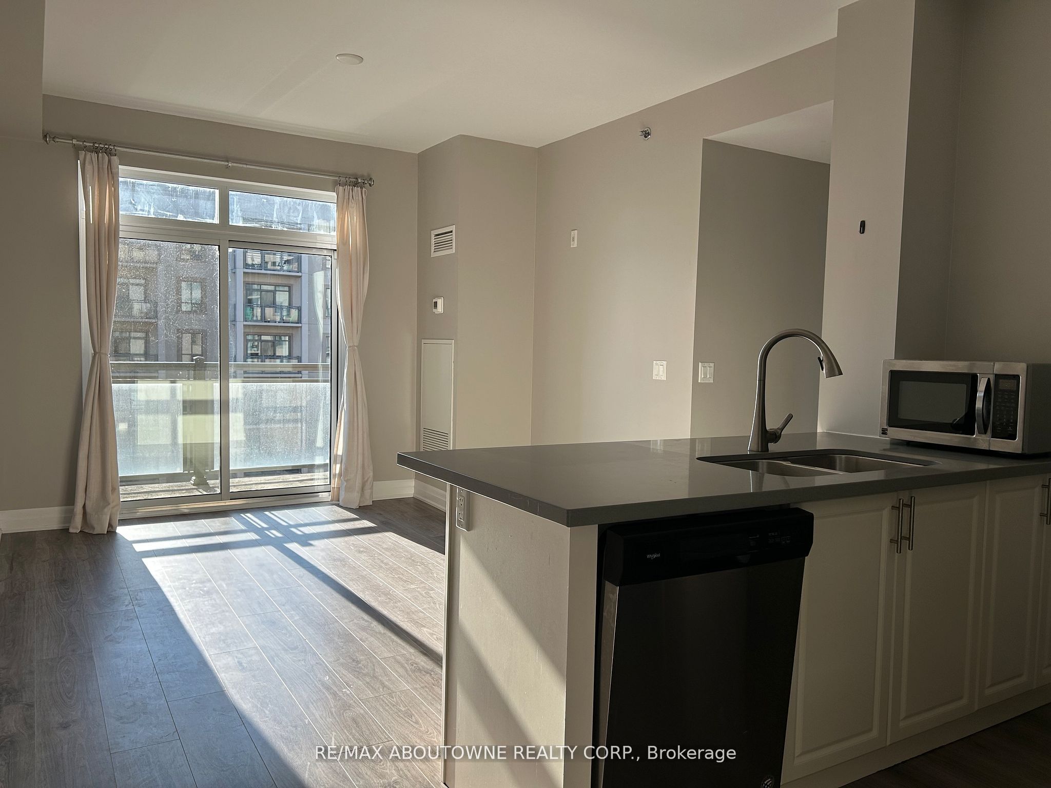 24 – 2486 Old Bronte Road, Oakville ‣ W12592698 24 – 2486 Old Bronte Road, Oakville ‣ W12592698