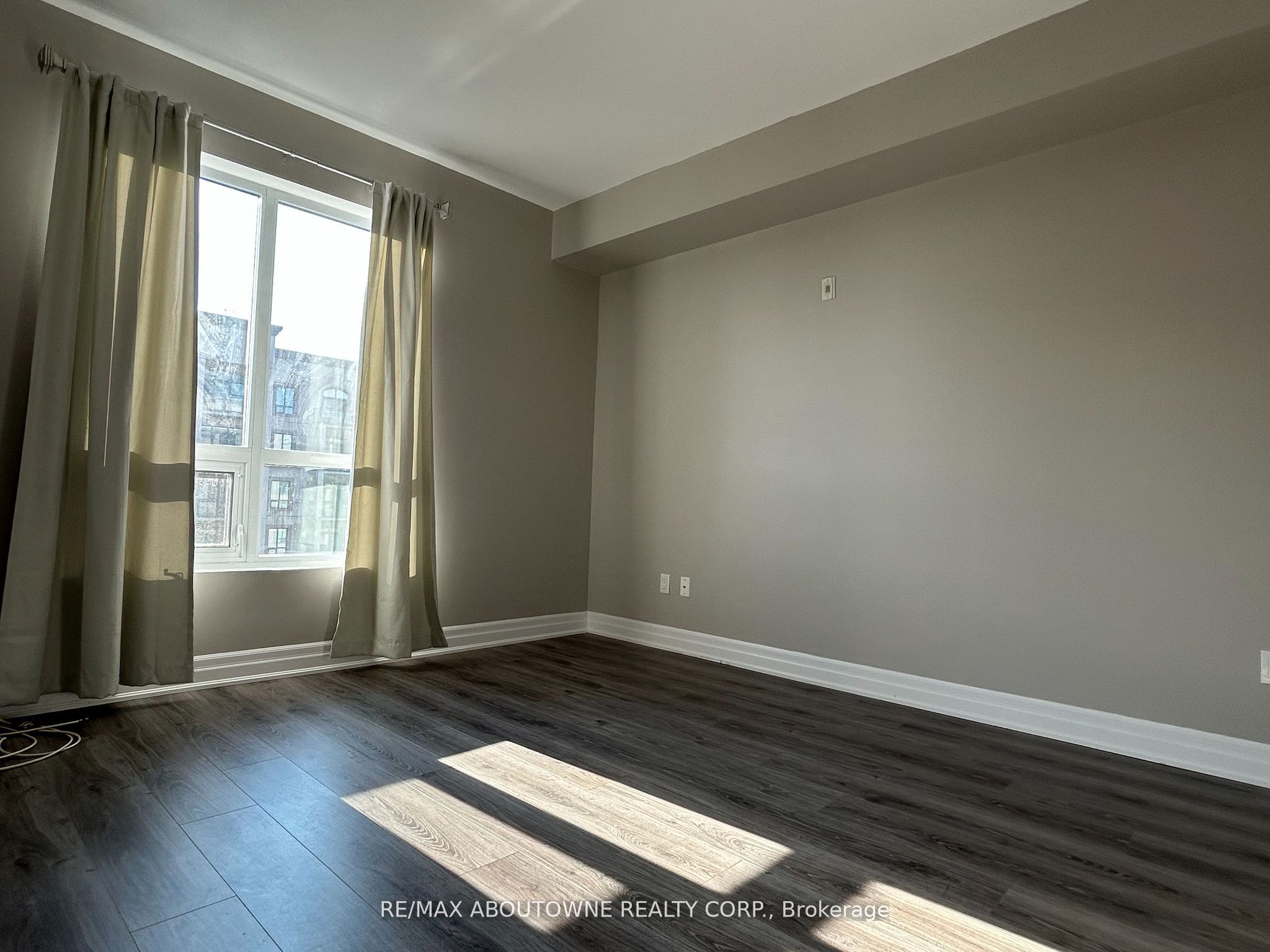 24 – 2486 Old Bronte Road, Oakville ‣ W12592698 24 – 2486 Old Bronte Road, Oakville ‣ W12592698