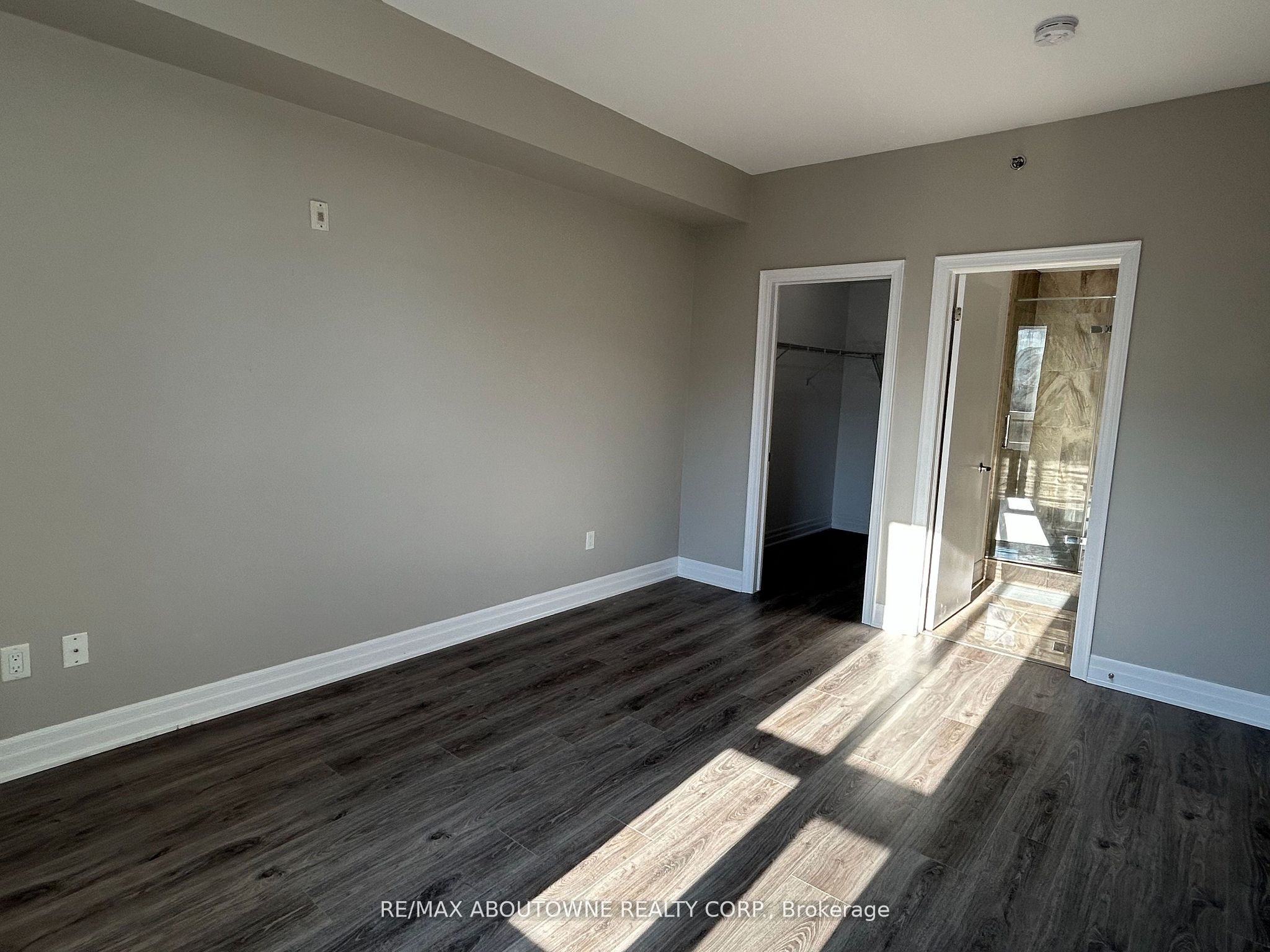 24 – 2486 Old Bronte Road, Oakville ‣ W12592698 24 – 2486 Old Bronte Road, Oakville ‣ W12592698