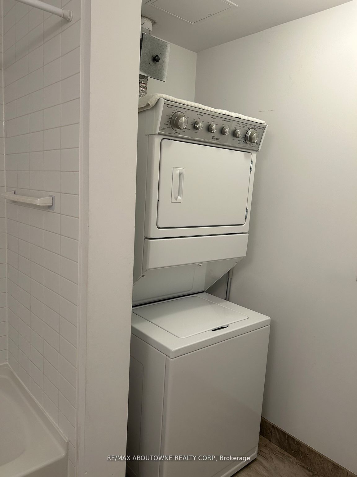 24 – 2486 Old Bronte Road, Oakville ‣ W12592698 24 – 2486 Old Bronte Road, Oakville ‣ W12592698