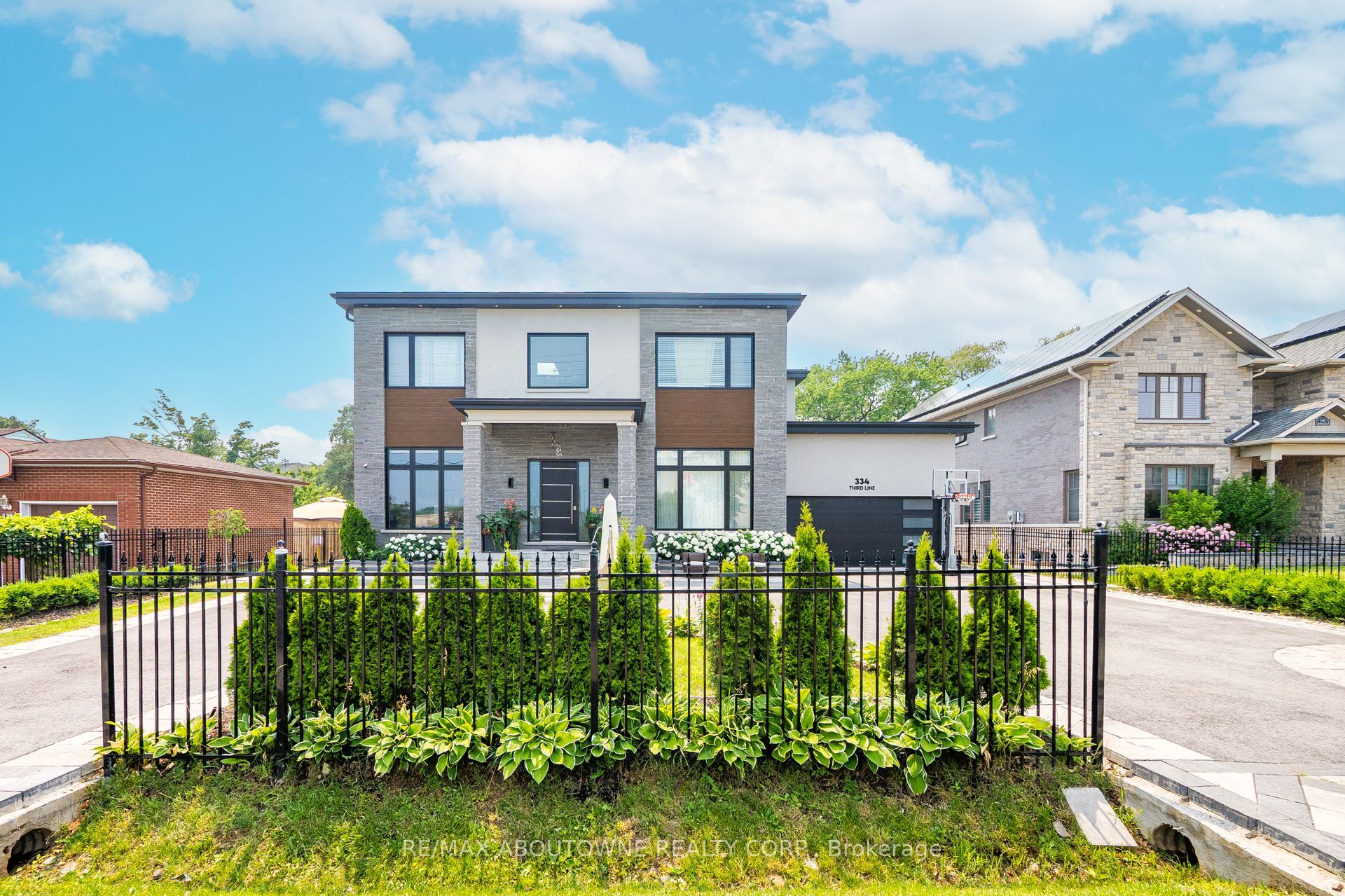 334 Third Lane, Oakville ‣ W12594248 334 Third Lane, Oakville ‣ W12594248