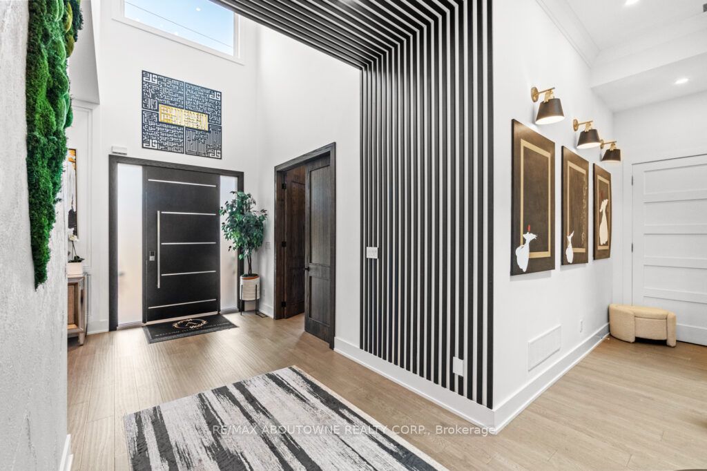 334 Third Lane, Oakville ‣ W12594248 334 Third Lane, Oakville ‣ W12594248