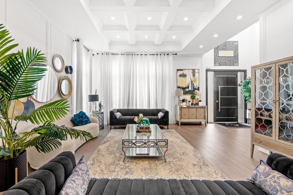 334 Third Lane, Oakville ‣ W12594248 334 Third Lane, Oakville ‣ W12594248