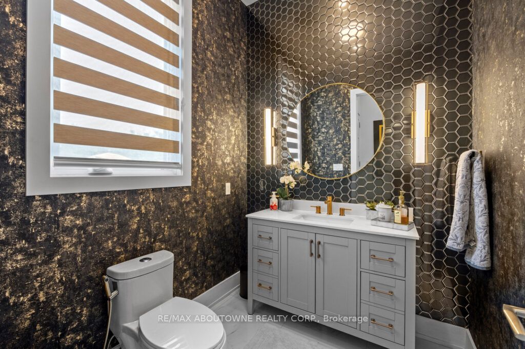 334 Third Lane, Oakville ‣ W12594248 334 Third Lane, Oakville ‣ W12594248