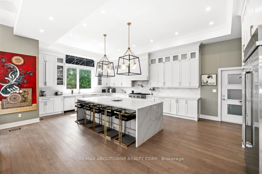 334 Third Lane, Oakville ‣ W12594248 334 Third Lane, Oakville ‣ W12594248