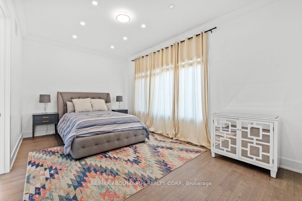 334 Third Lane, Oakville ‣ W12594248 334 Third Lane, Oakville ‣ W12594248