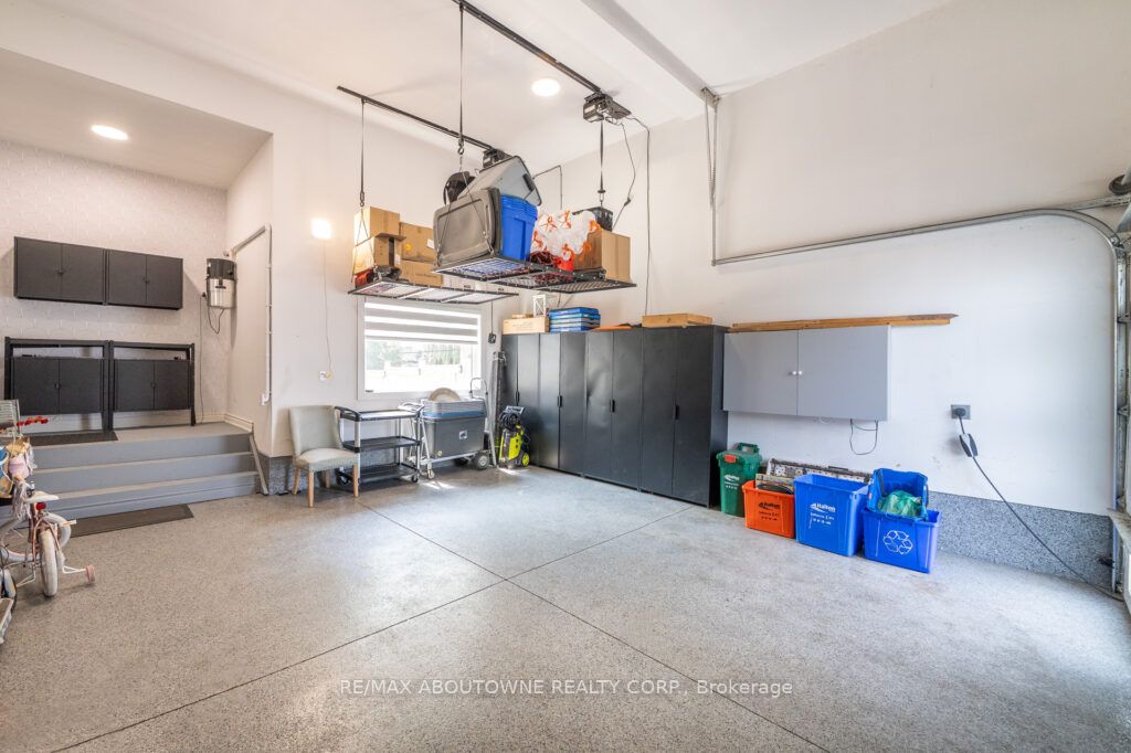 334 Third Lane, Oakville ‣ W12594248 334 Third Lane, Oakville ‣ W12594248