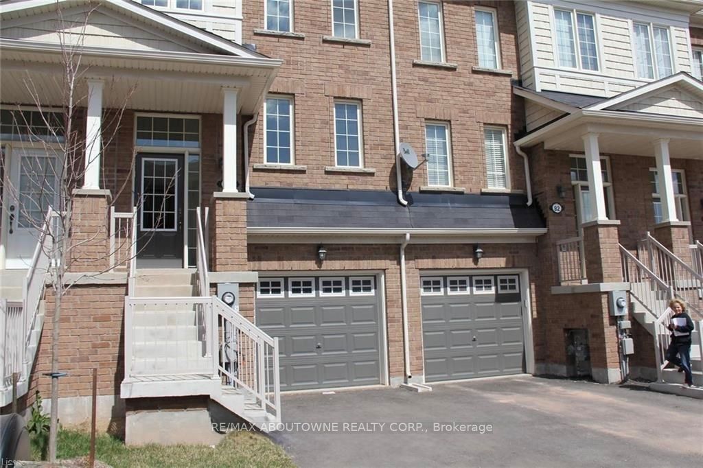 2178 Fiddlers Way, Oakville ‣ W12594360 2178 Fiddlers Way, Oakville ‣ W12594360