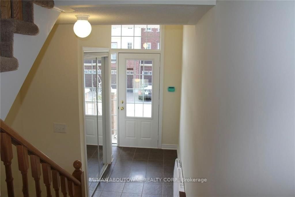 2178 Fiddlers Way, Oakville ‣ W12594360 2178 Fiddlers Way, Oakville ‣ W12594360