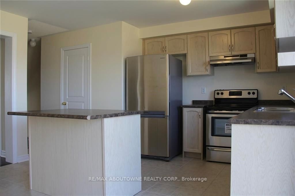 2178 Fiddlers Way, Oakville ‣ W12594360 2178 Fiddlers Way, Oakville ‣ W12594360