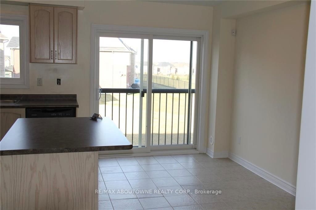 2178 Fiddlers Way, Oakville ‣ W12594360 2178 Fiddlers Way, Oakville ‣ W12594360