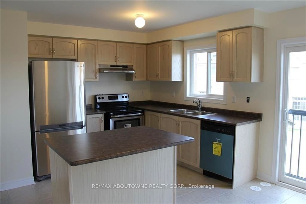 2178 Fiddlers Way, Oakville ‣ W12594360 2178 Fiddlers Way, Oakville ‣ W12594360