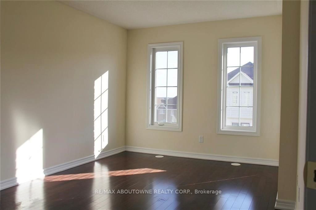 2178 Fiddlers Way, Oakville ‣ W12594360 2178 Fiddlers Way, Oakville ‣ W12594360