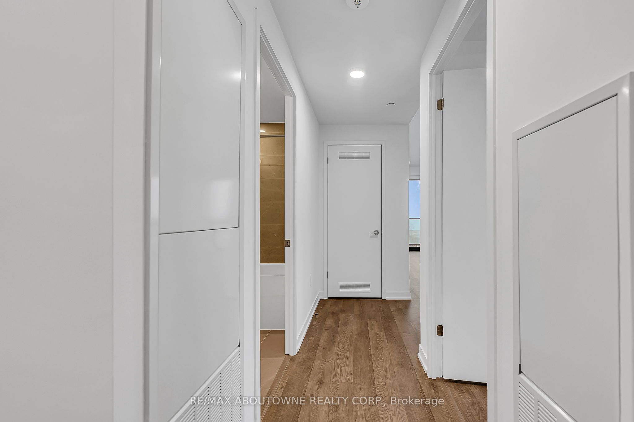 17 – 251 Masonry Way, Mississauga ‣ W12608256 17 – 251 Masonry Way, Mississauga ‣ W12608256