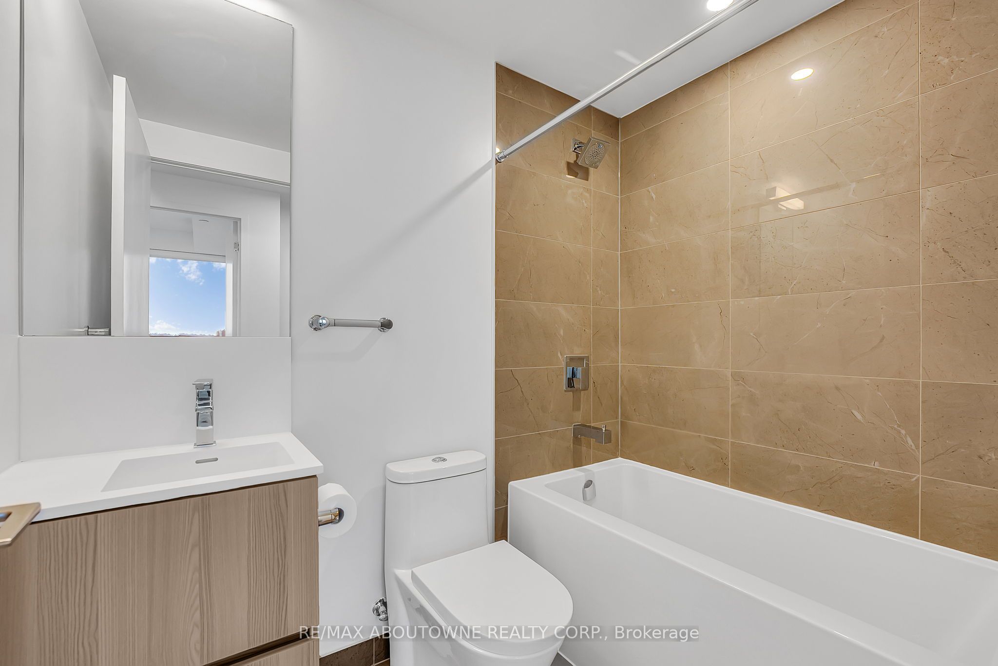 17 – 251 Masonry Way, Mississauga ‣ W12608256 17 – 251 Masonry Way, Mississauga ‣ W12608256