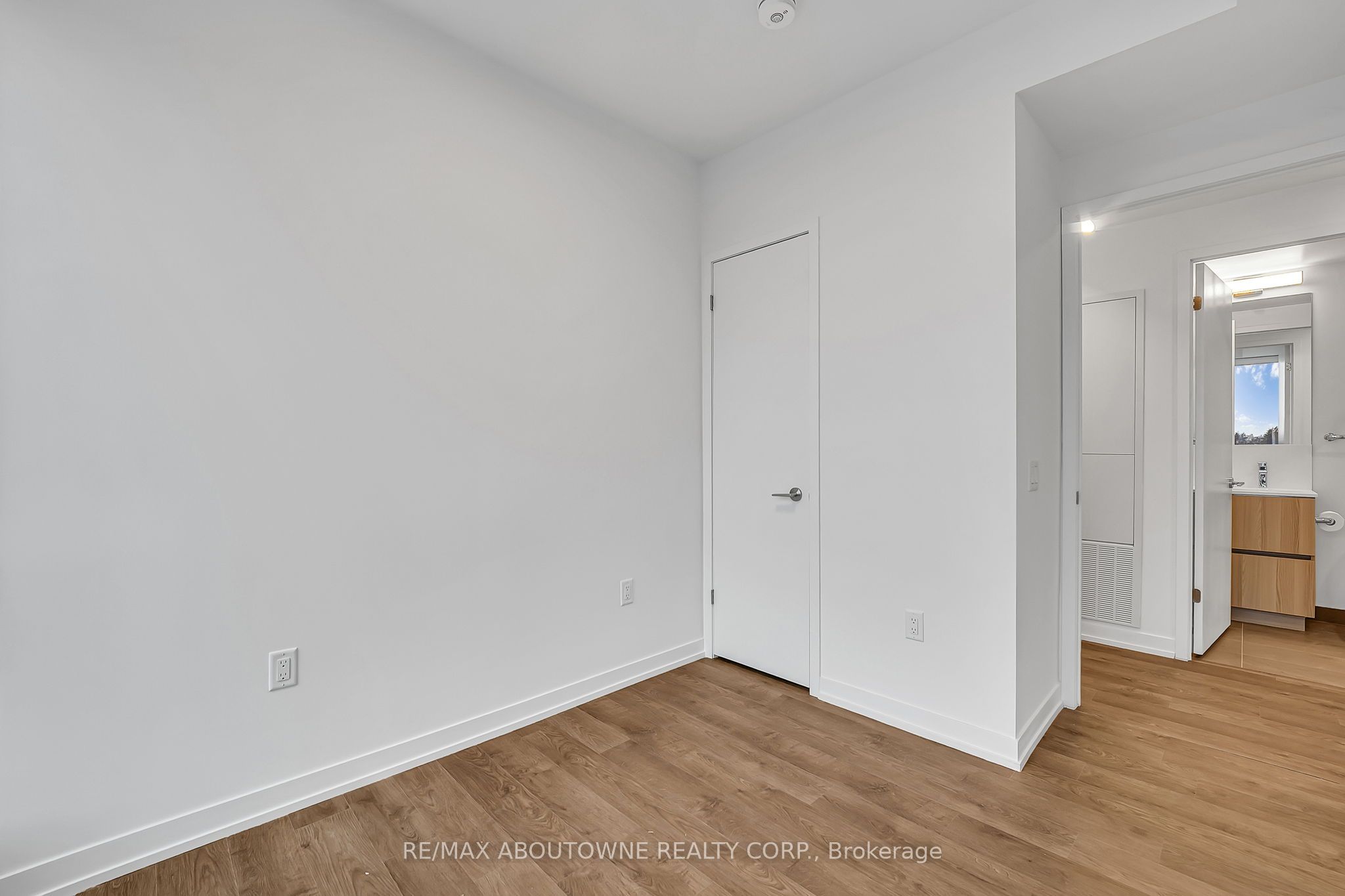 17 – 251 Masonry Way, Mississauga ‣ W12608256 17 – 251 Masonry Way, Mississauga ‣ W12608256