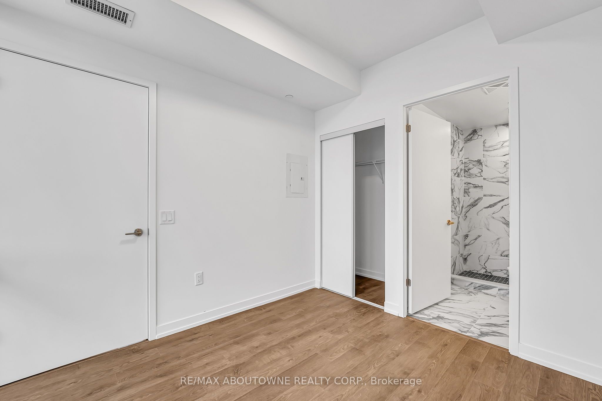 17 – 251 Masonry Way, Mississauga ‣ W12608256 17 – 251 Masonry Way, Mississauga ‣ W12608256