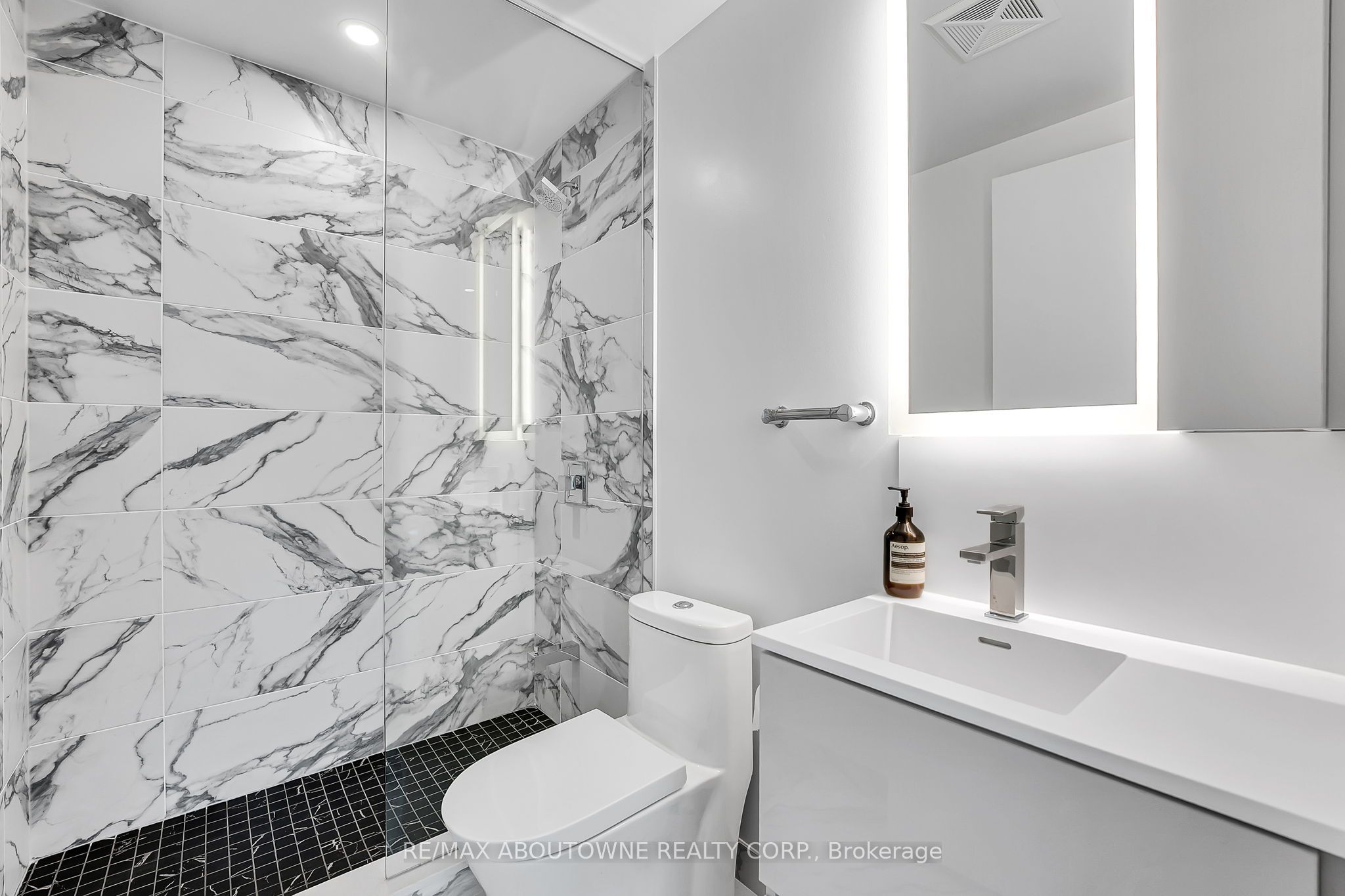 17 – 251 Masonry Way, Mississauga ‣ W12608256 17 – 251 Masonry Way, Mississauga ‣ W12608256