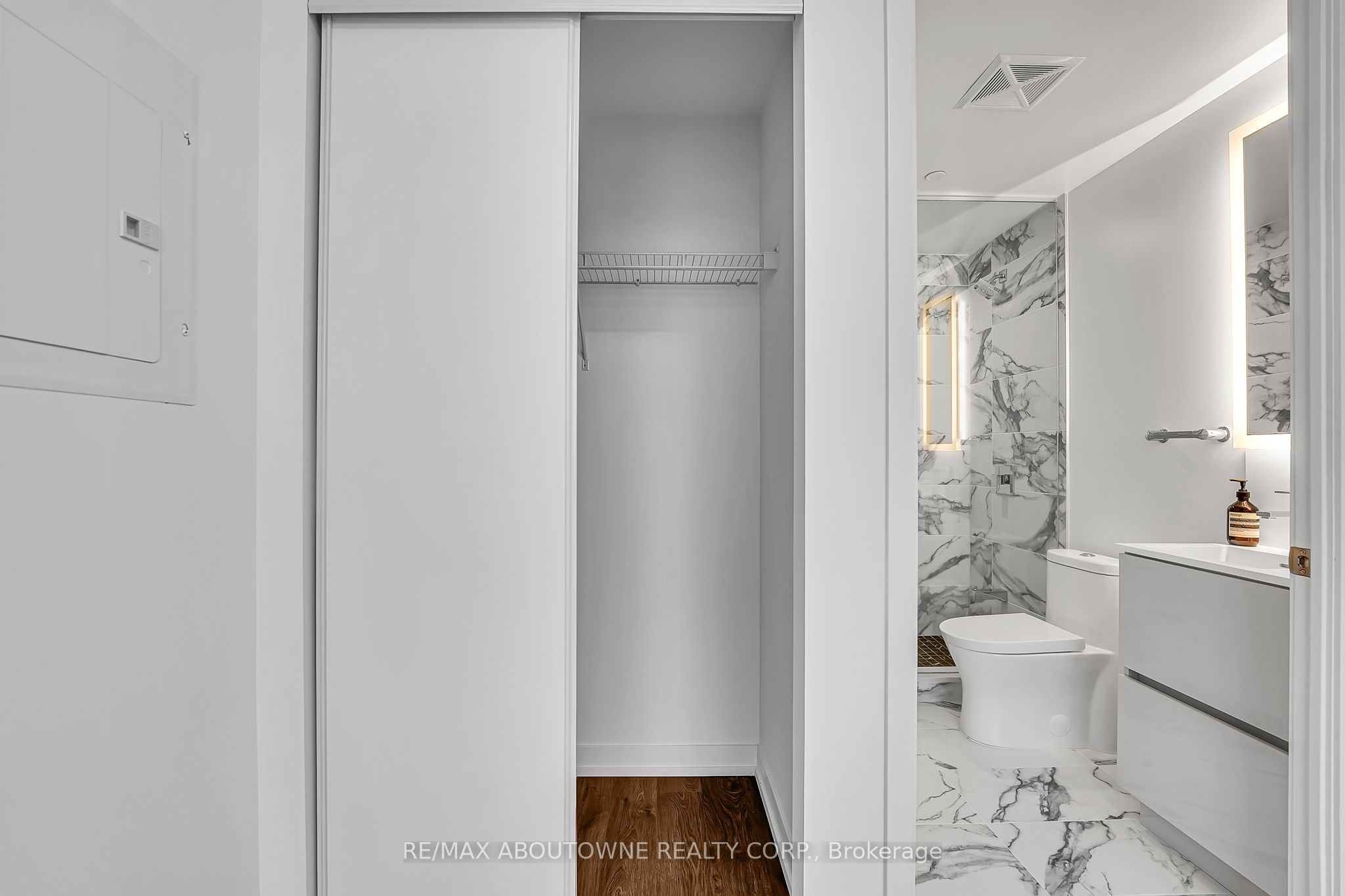 17 – 251 Masonry Way, Mississauga ‣ W12608256 17 – 251 Masonry Way, Mississauga ‣ W12608256