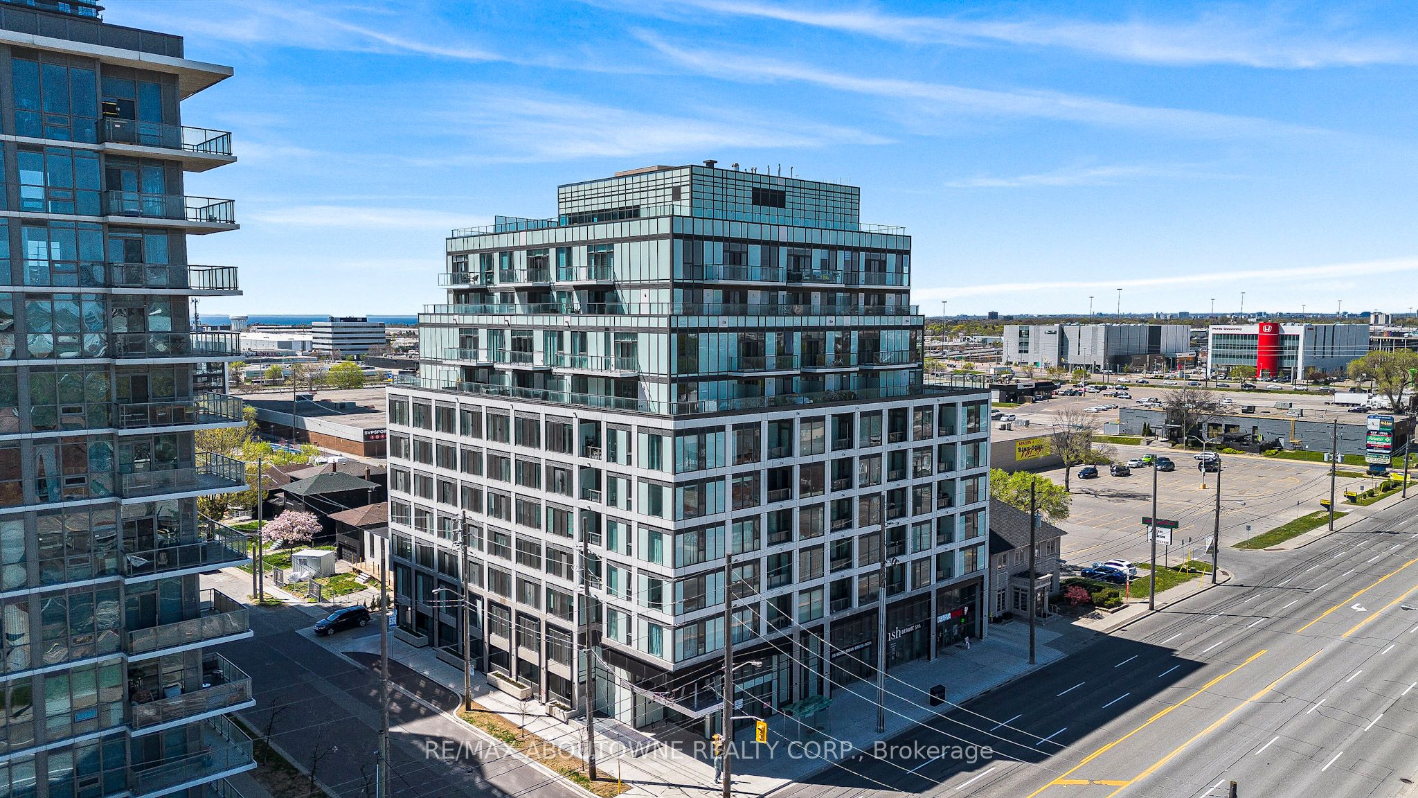 7 – 1195 The Queensway Avenue, Toronto W08 ‣ W12610572 7 – 1195 The Queensway Avenue, Toronto W08 ‣ W12610572