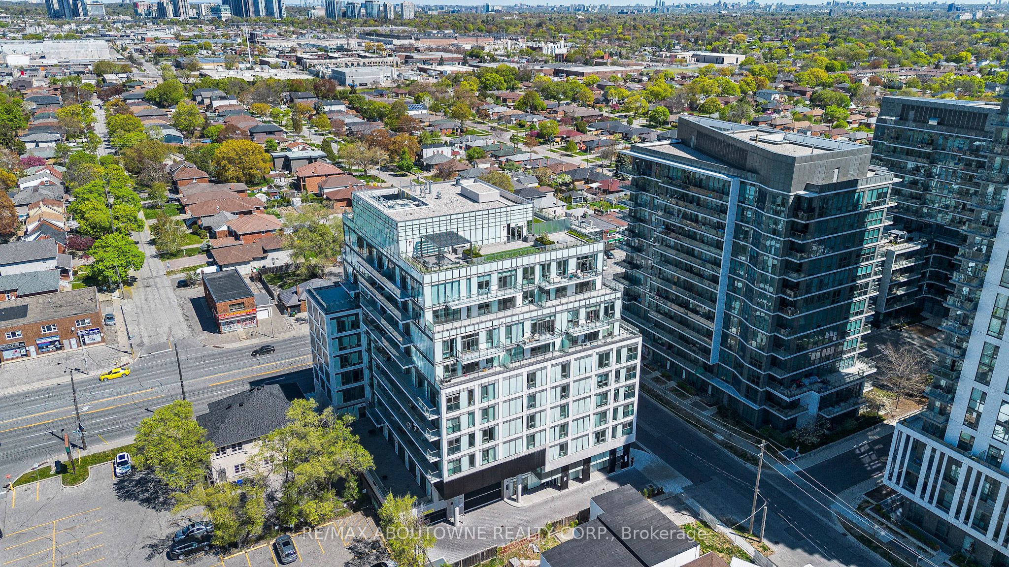 7 – 1195 The Queensway Avenue, Toronto W08 ‣ W12610572 7 – 1195 The Queensway Avenue, Toronto W08 ‣ W12610572