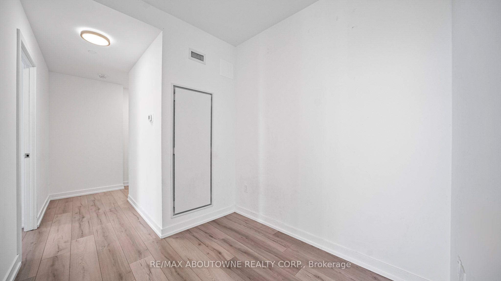 7 – 1195 The Queensway Avenue, Toronto W08 ‣ W12610572 7 – 1195 The Queensway Avenue, Toronto W08 ‣ W12610572