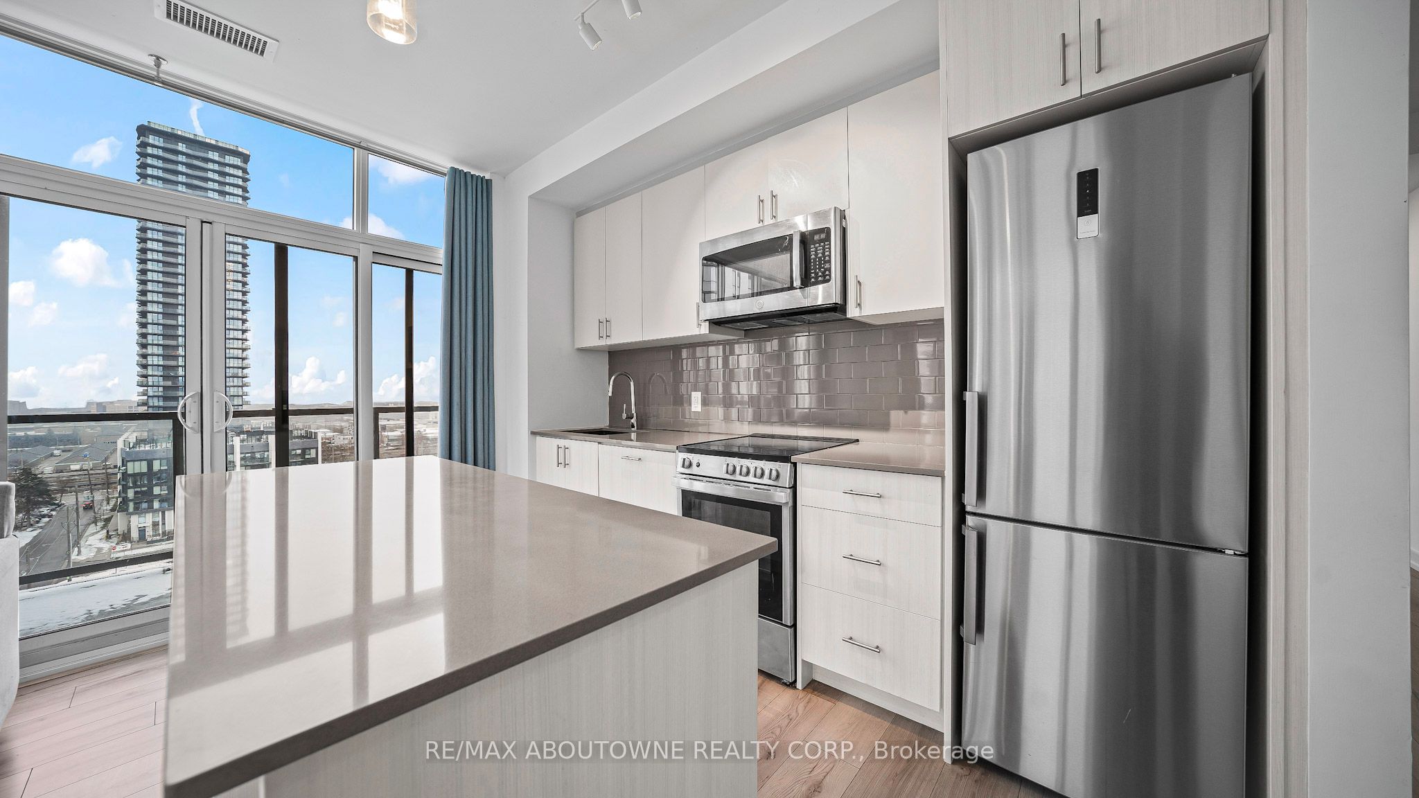 7 – 1195 The Queensway Avenue, Toronto W08 ‣ W12610572 7 – 1195 The Queensway Avenue, Toronto W08 ‣ W12610572