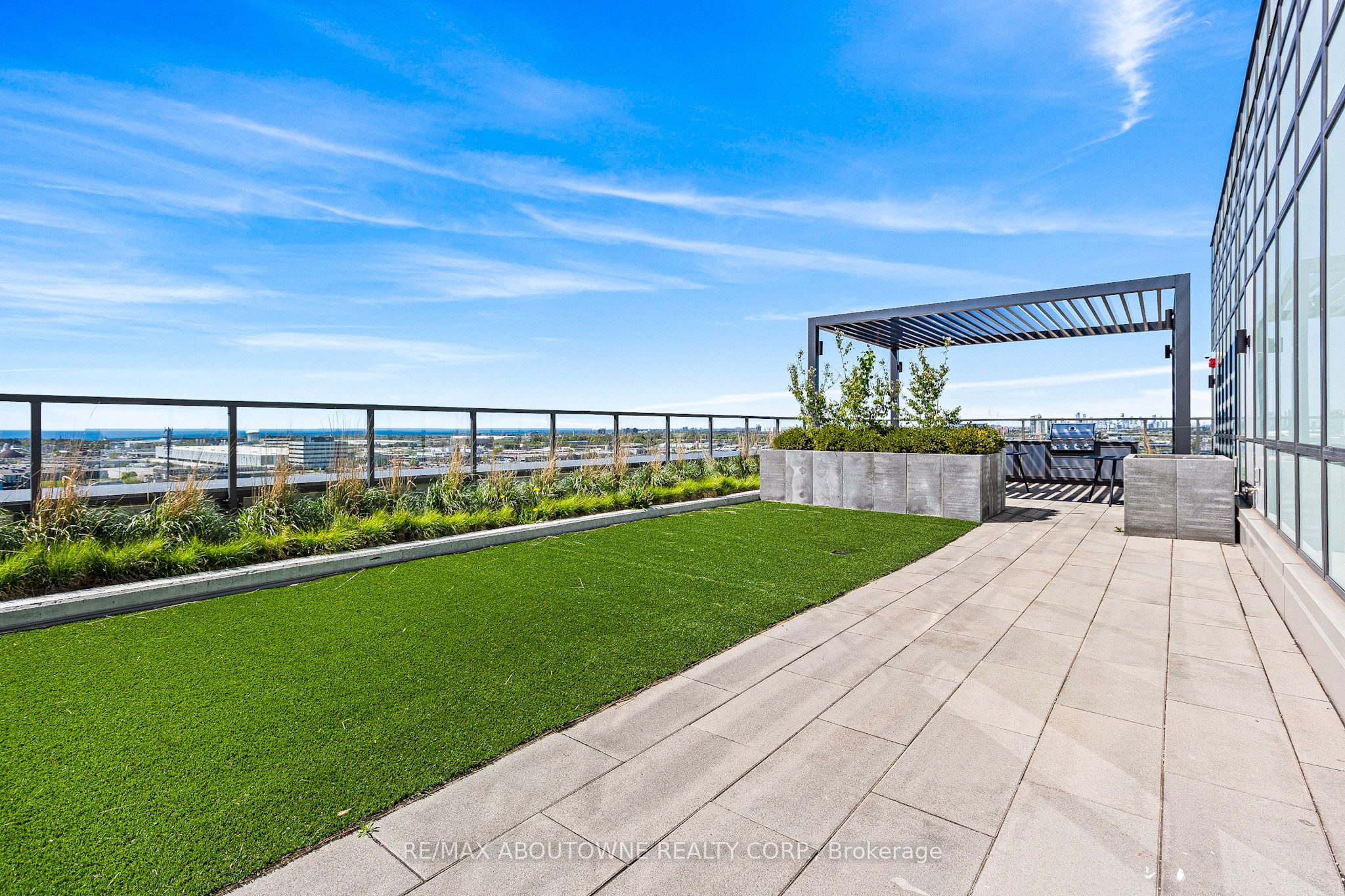 7 – 1195 The Queensway Avenue, Toronto W08 ‣ W12610572 7 – 1195 The Queensway Avenue, Toronto W08 ‣ W12610572