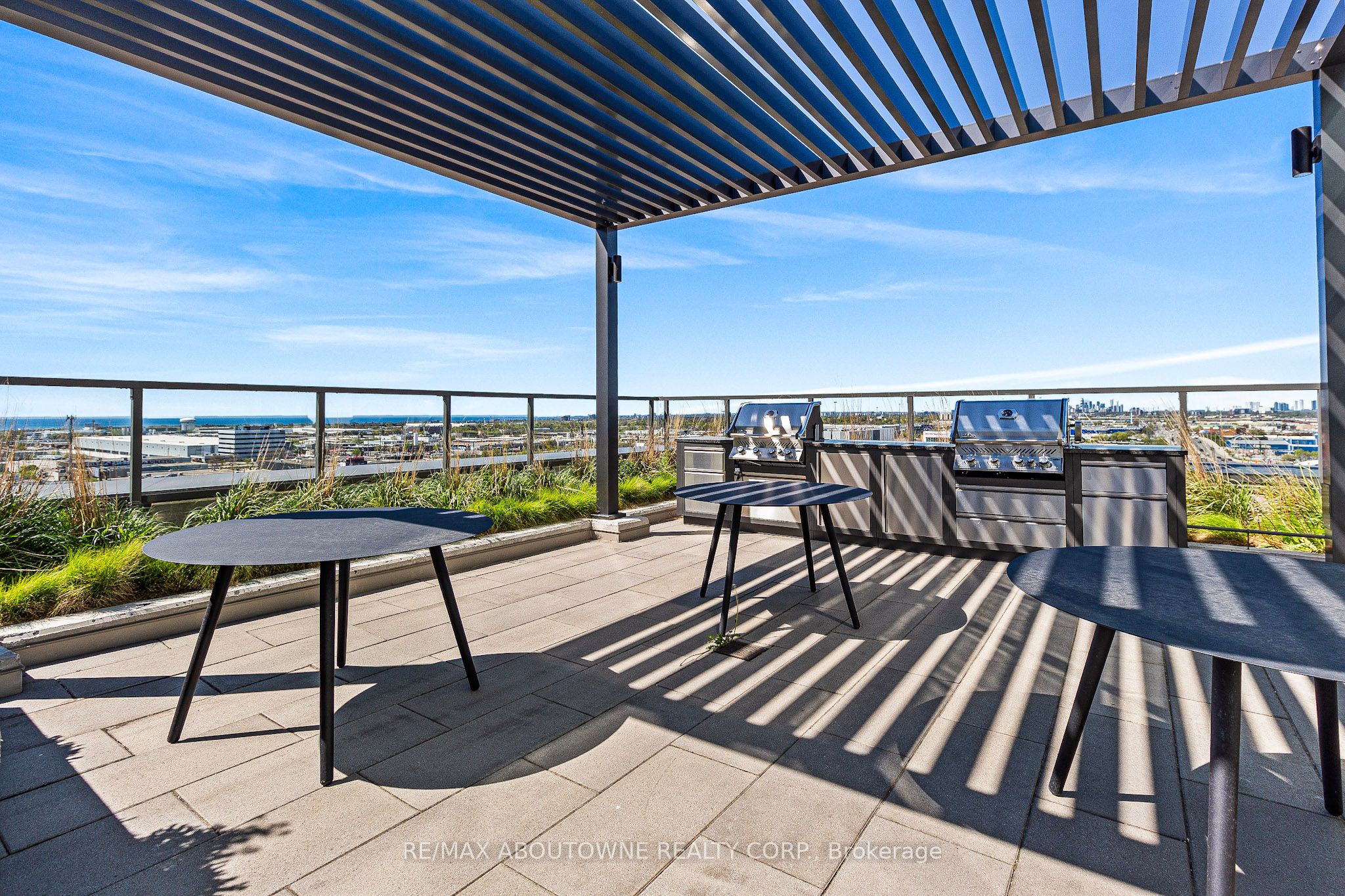 7 – 1195 The Queensway Avenue, Toronto W08 ‣ W12610572 7 – 1195 The Queensway Avenue, Toronto W08 ‣ W12610572