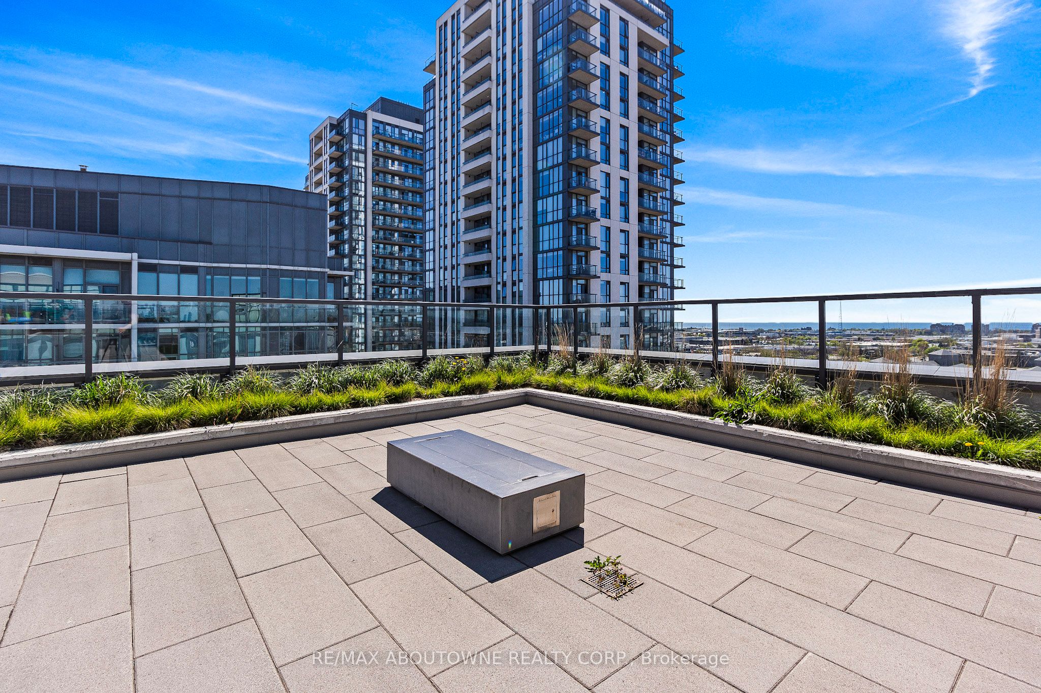 7 – 1195 The Queensway Avenue, Toronto W08 ‣ W12610572 7 – 1195 The Queensway Avenue, Toronto W08 ‣ W12610572