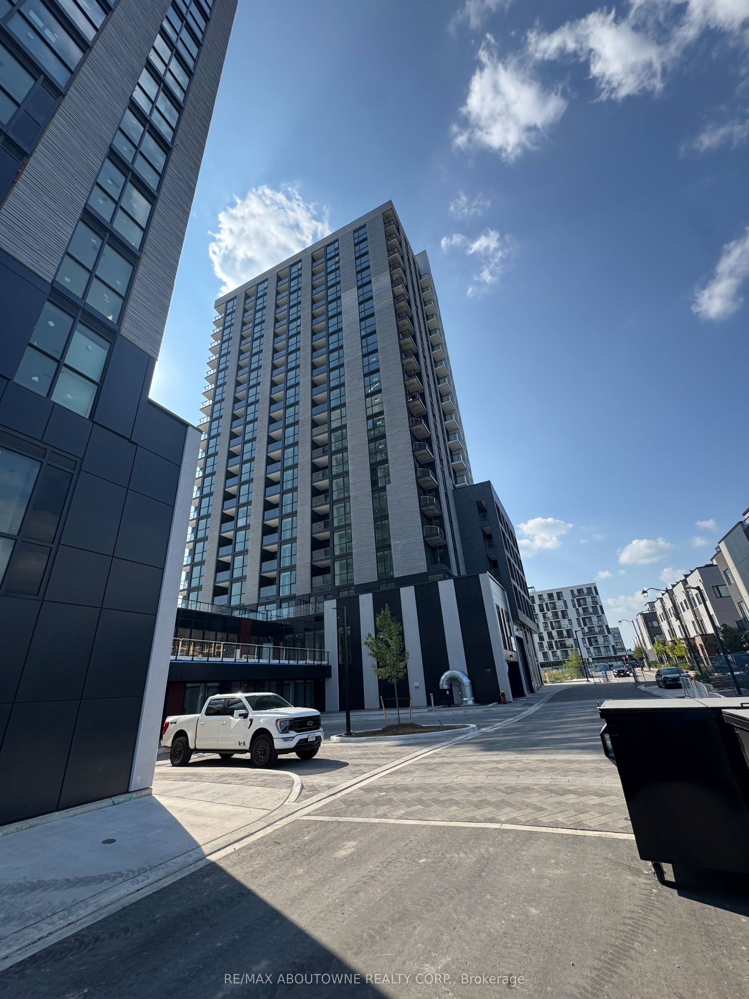 1204 – 3079 Trafalgar Road, Oakville ‣ W12612454 1204 – 3079 Trafalgar Road, Oakville ‣ W12612454