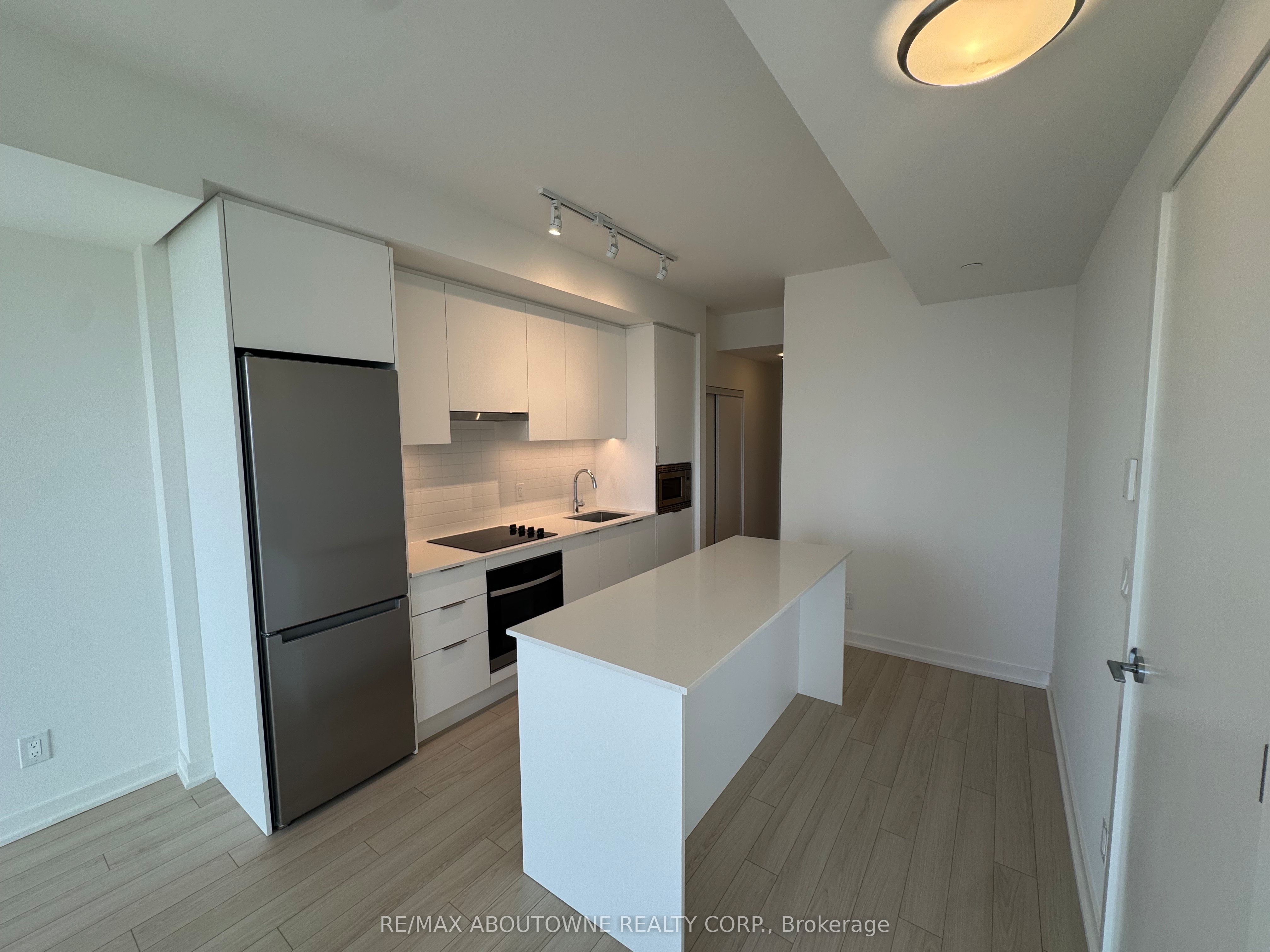 1204 – 3079 Trafalgar Road, Oakville ‣ W12612454 1204 – 3079 Trafalgar Road, Oakville ‣ W12612454