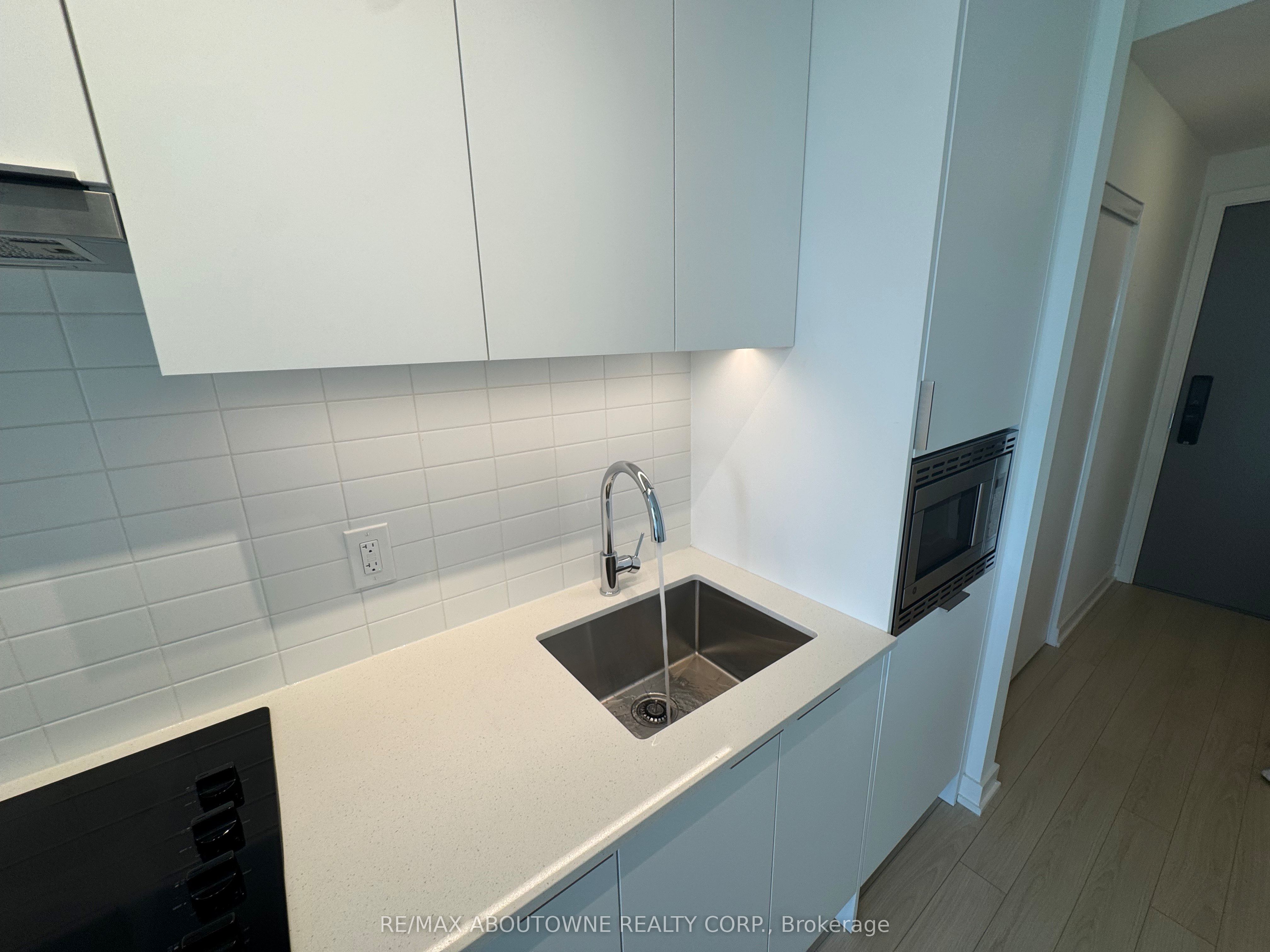 1204 – 3079 Trafalgar Road, Oakville ‣ W12612454 1204 – 3079 Trafalgar Road, Oakville ‣ W12612454