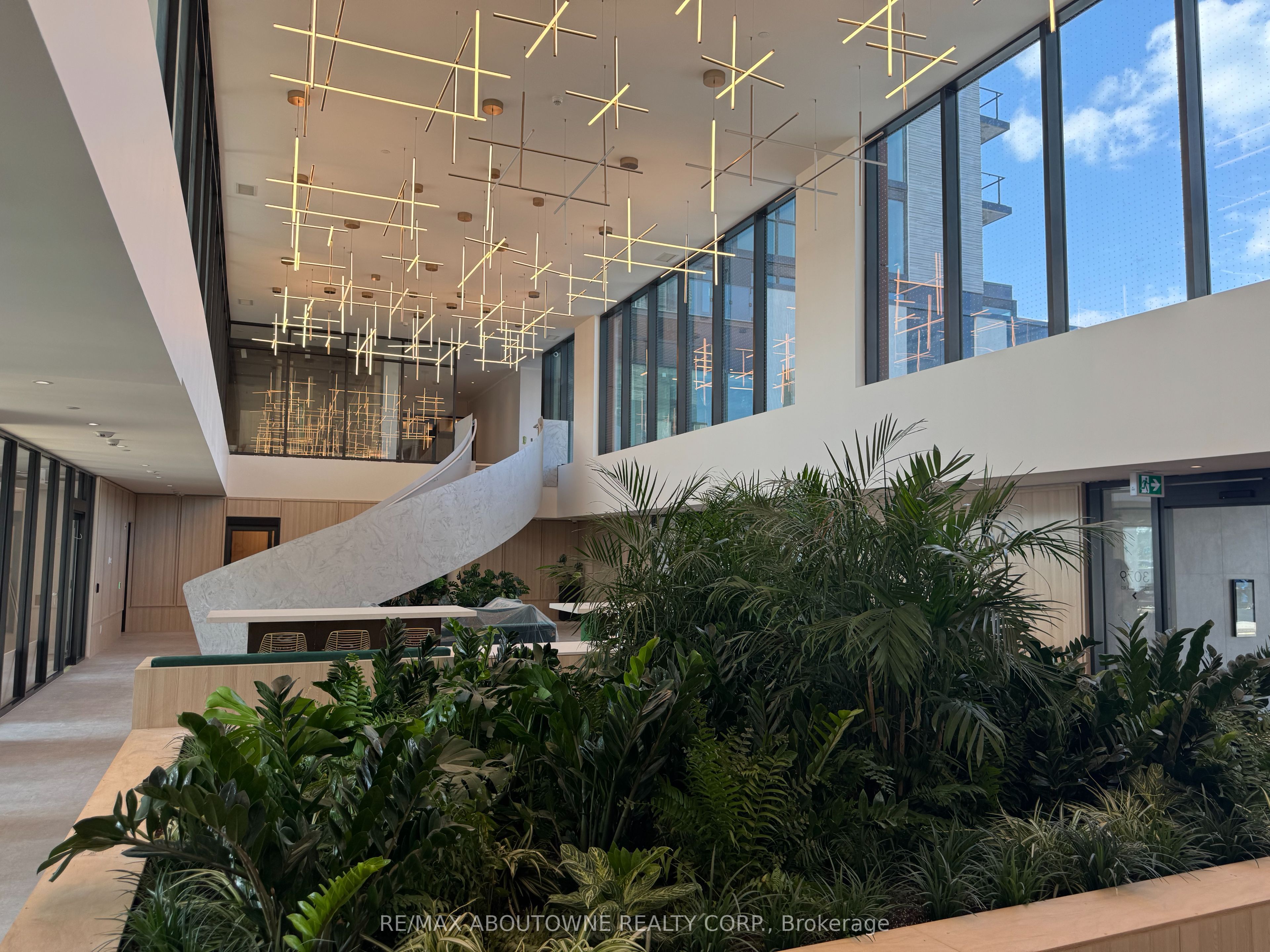 1204 – 3079 Trafalgar Road, Oakville ‣ W12612454 1204 – 3079 Trafalgar Road, Oakville ‣ W12612454