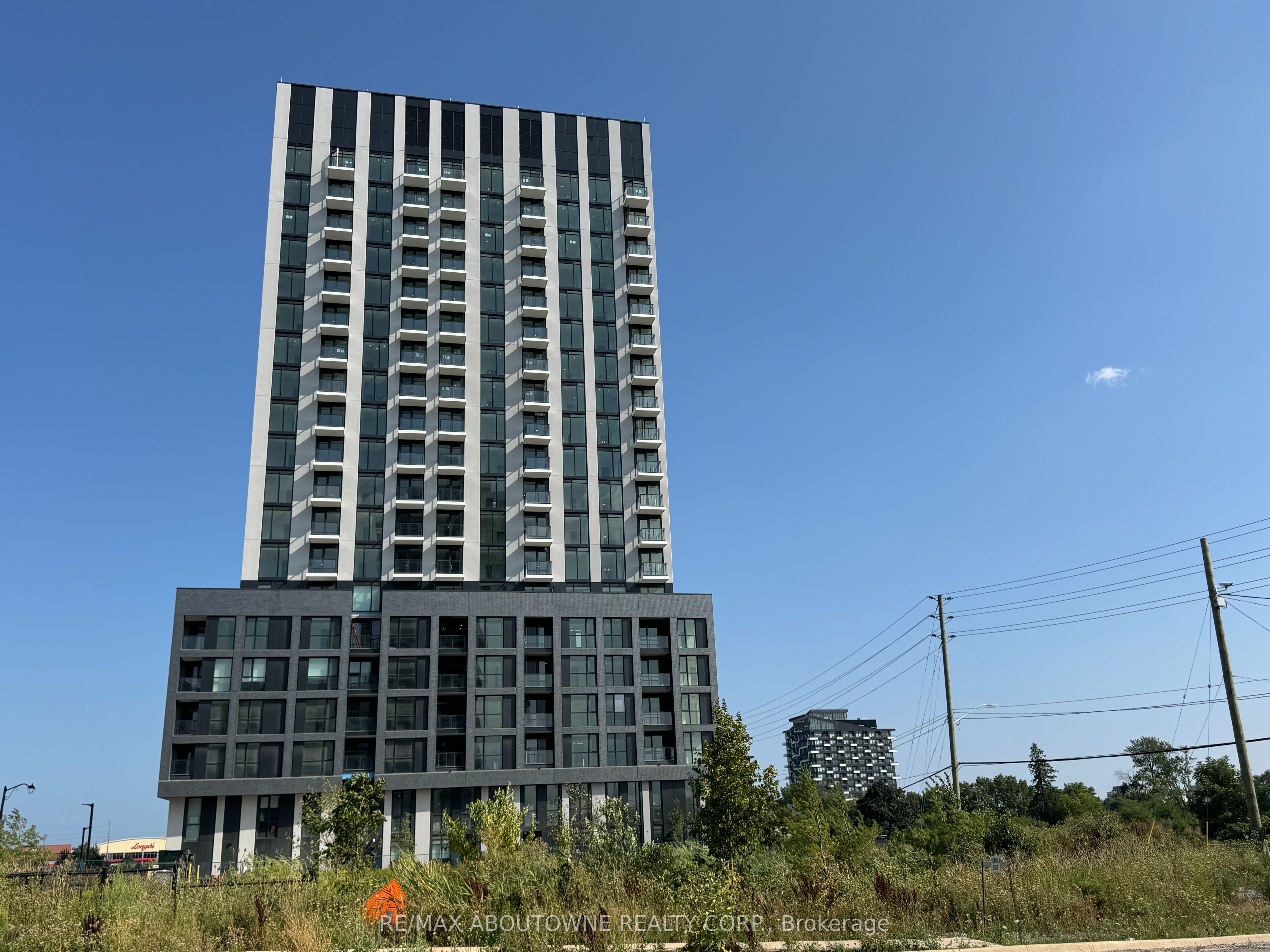 1204 – 3079 Trafalgar Road, Oakville ‣ W12612454 1204 – 3079 Trafalgar Road, Oakville ‣ W12612454