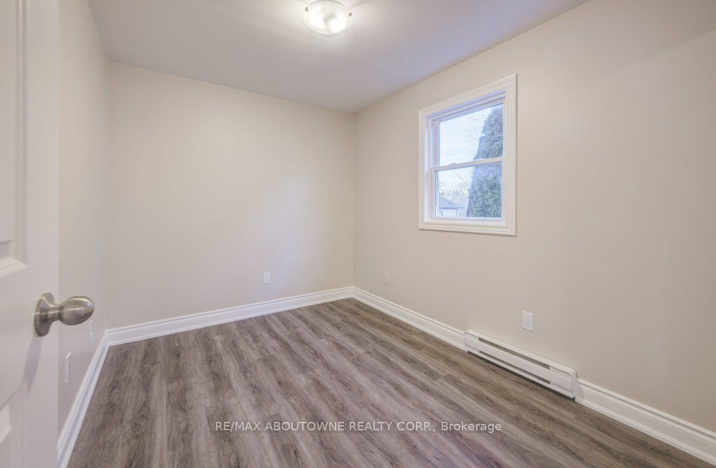 13 Normandy Place, Oakville ‣ W12612766 13 Normandy Place, Oakville ‣ W12612766