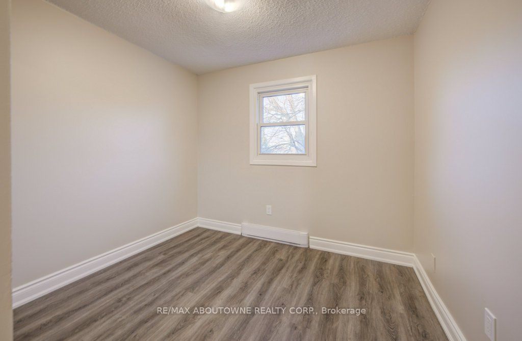 13 Normandy Place, Oakville ‣ W12612766 13 Normandy Place, Oakville ‣ W12612766