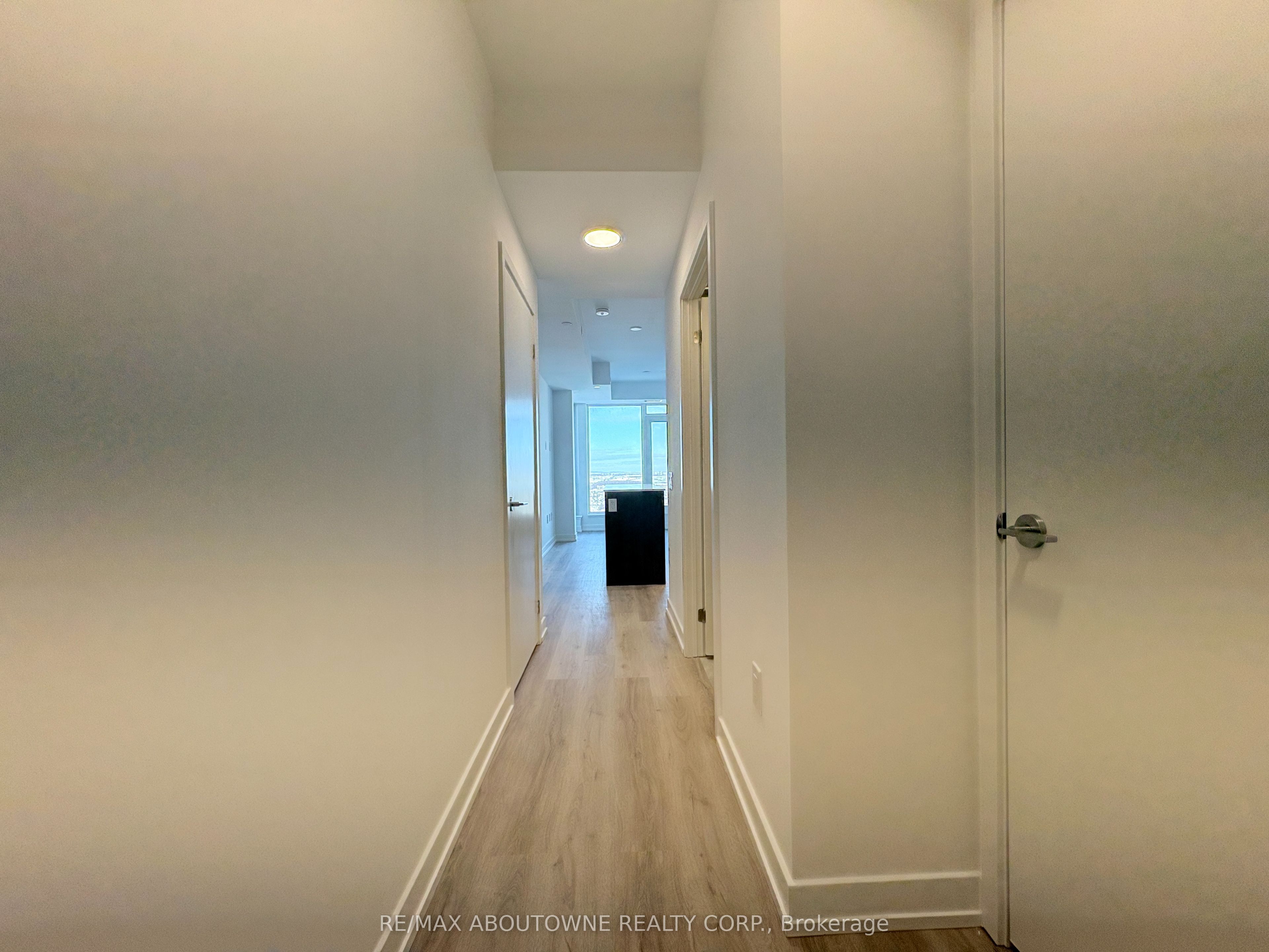 3401 – 395 Square One Drive, Mississauga ‣ W12627954 3401 – 395 Square One Drive, Mississauga ‣ W12627954