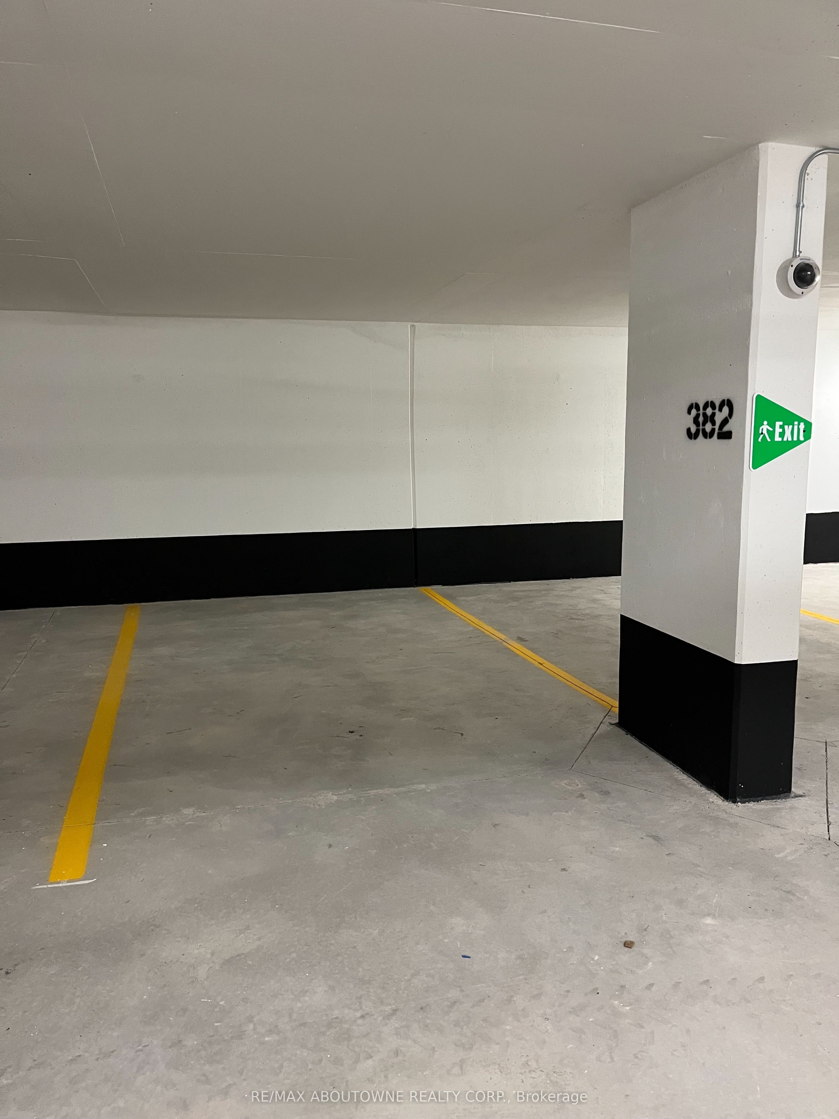 3401 – 395 Square One Drive, Mississauga ‣ W12627954 3401 – 395 Square One Drive, Mississauga ‣ W12627954