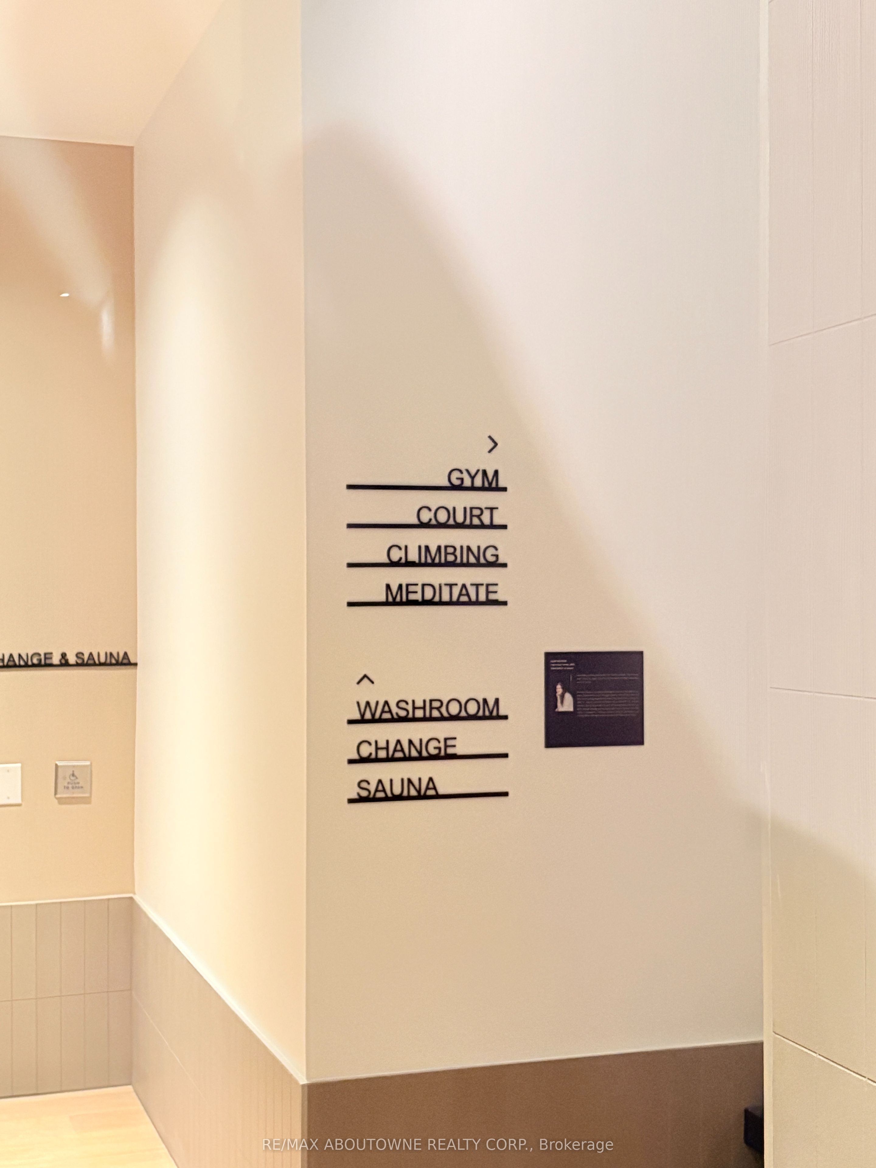 3401 – 395 Square One Drive, Mississauga ‣ W12627954 3401 – 395 Square One Drive, Mississauga ‣ W12627954