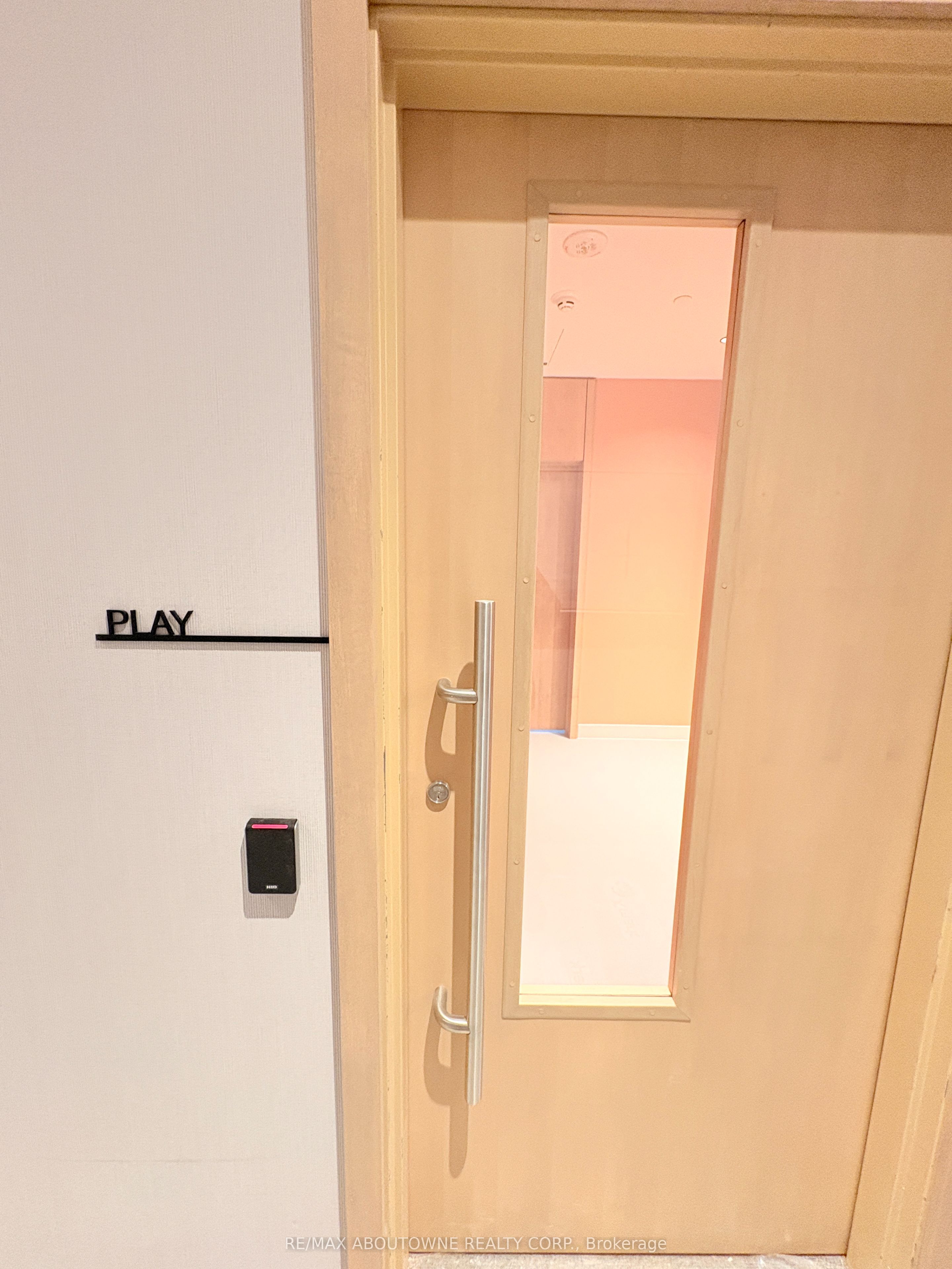 3401 – 395 Square One Drive, Mississauga ‣ W12627954 3401 – 395 Square One Drive, Mississauga ‣ W12627954